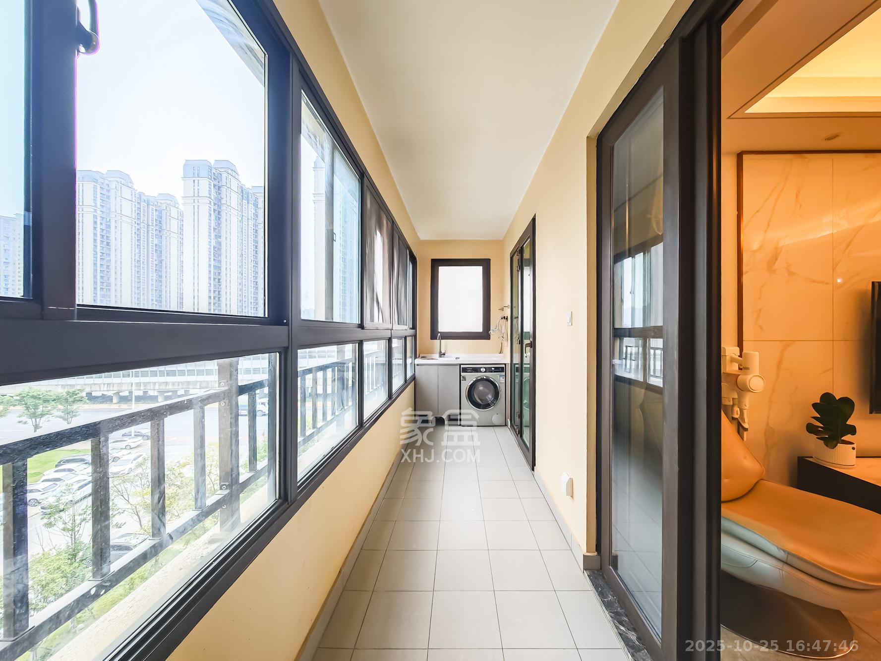 新城和樾(新城和樾公馆) 4室2厅2卫 125.0万 新城和樾(新城和樾公馆) 4室2厅2卫 125.0万阳台