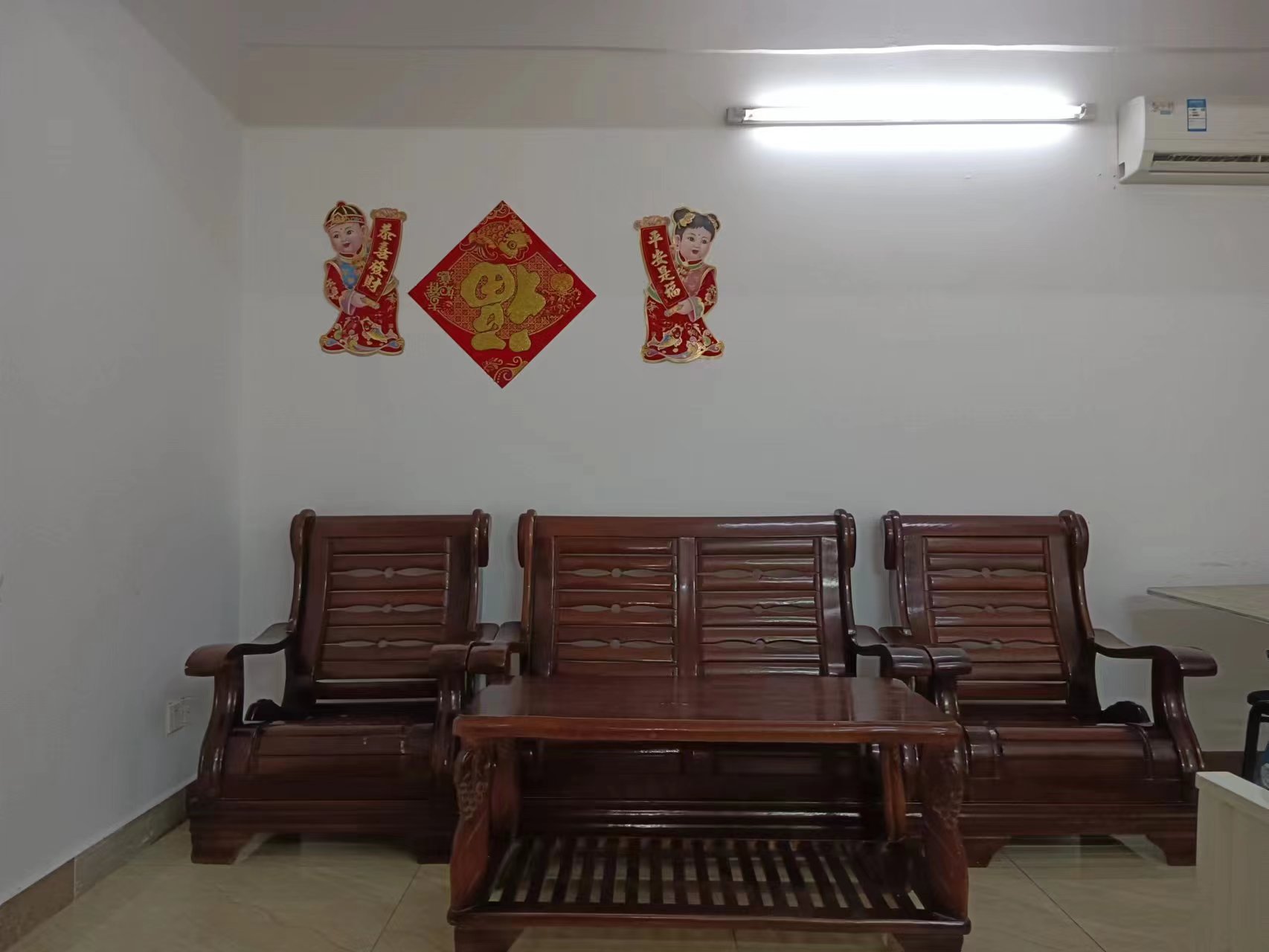 华新商业大厦  1室1厅1卫    1400.0元/月室内图