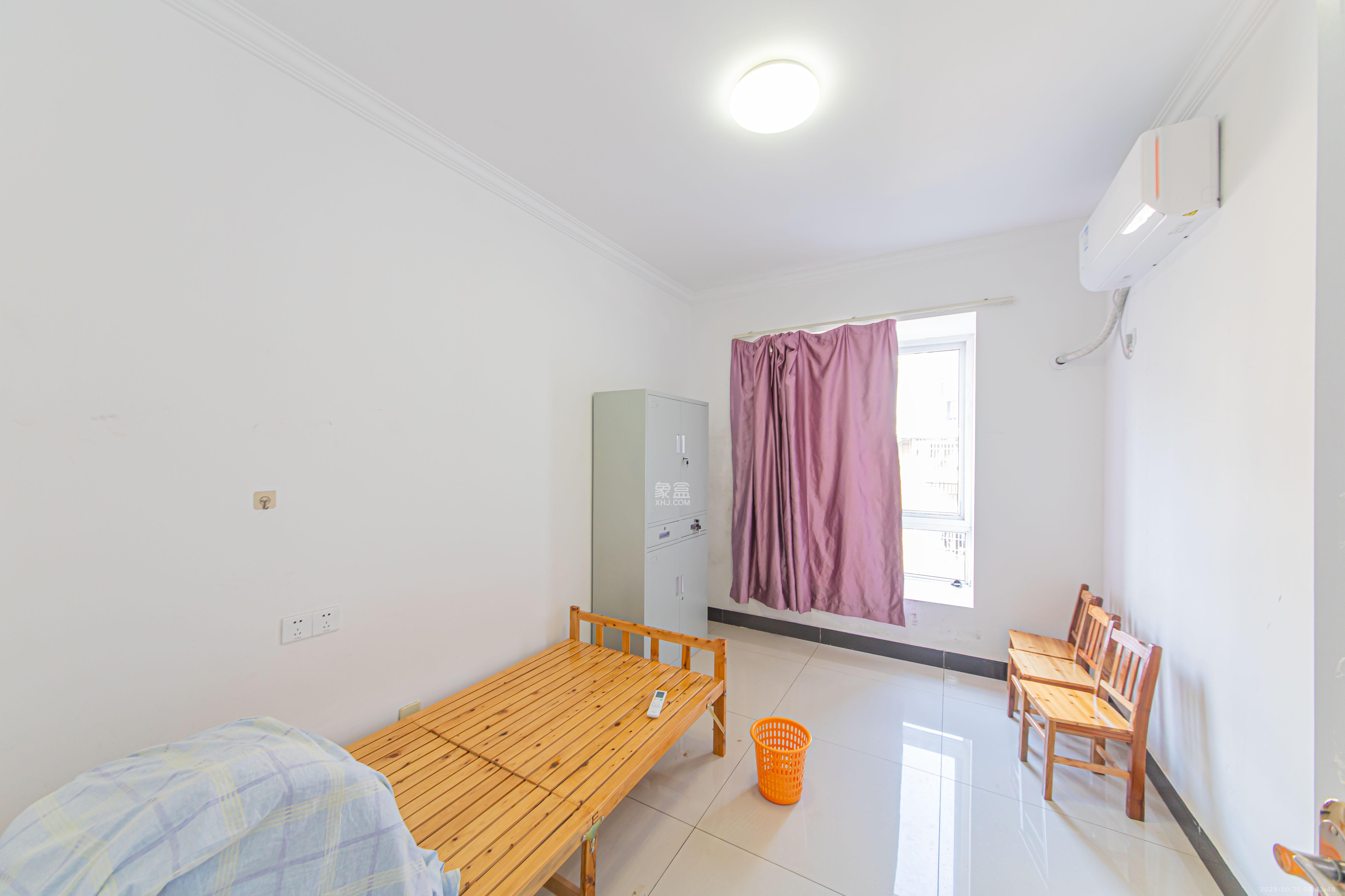 万鑫嘉园(万鑫阳光嘉园) 4室2厅2卫 75.0万 万鑫嘉园(万鑫阳光嘉园) 4室2厅2卫 75.0万卧室