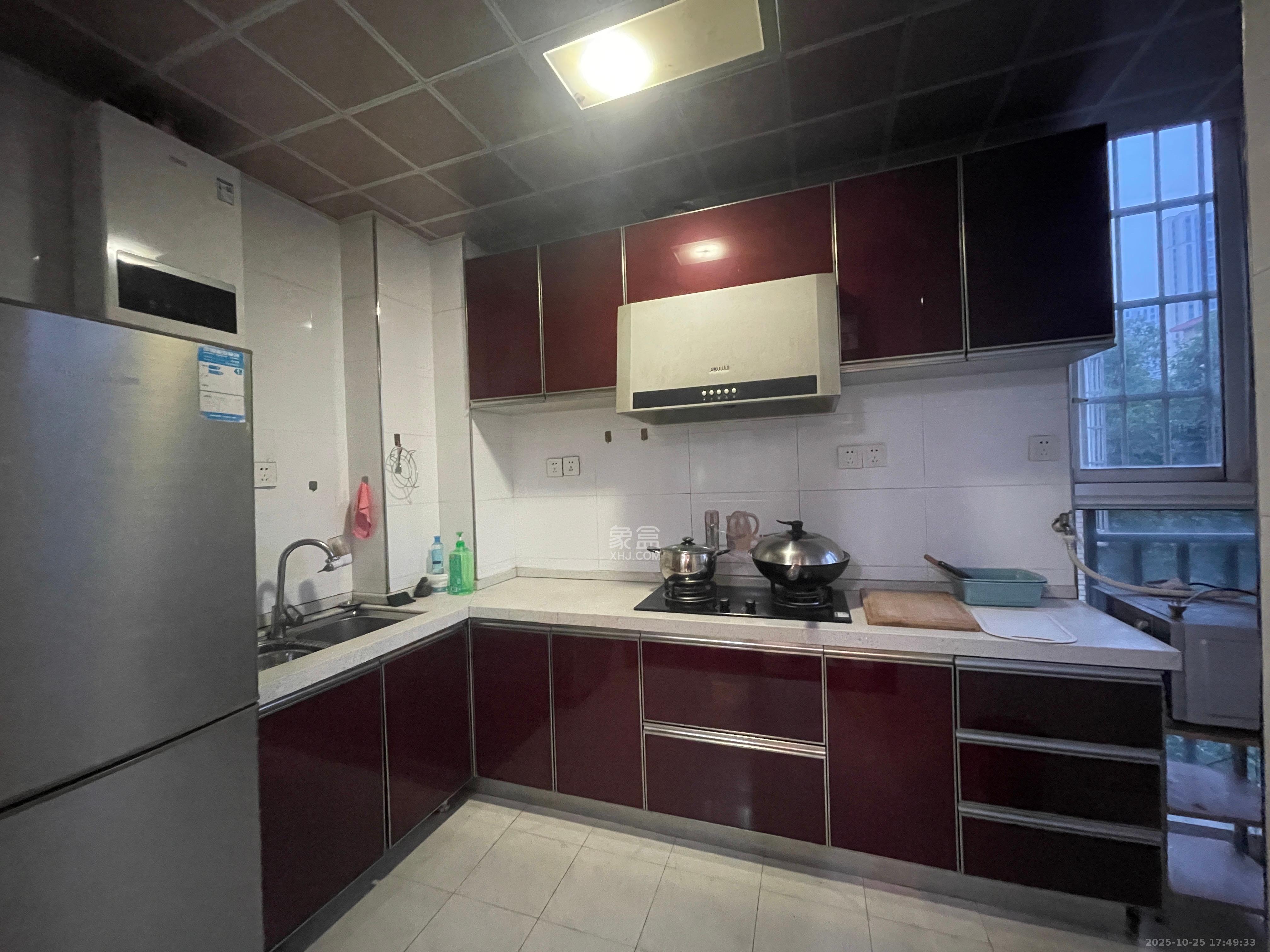 金碧文华  3室2厅2卫    2300.0元/月 金碧文华  3室2厅2卫    2300.0元/月室内图