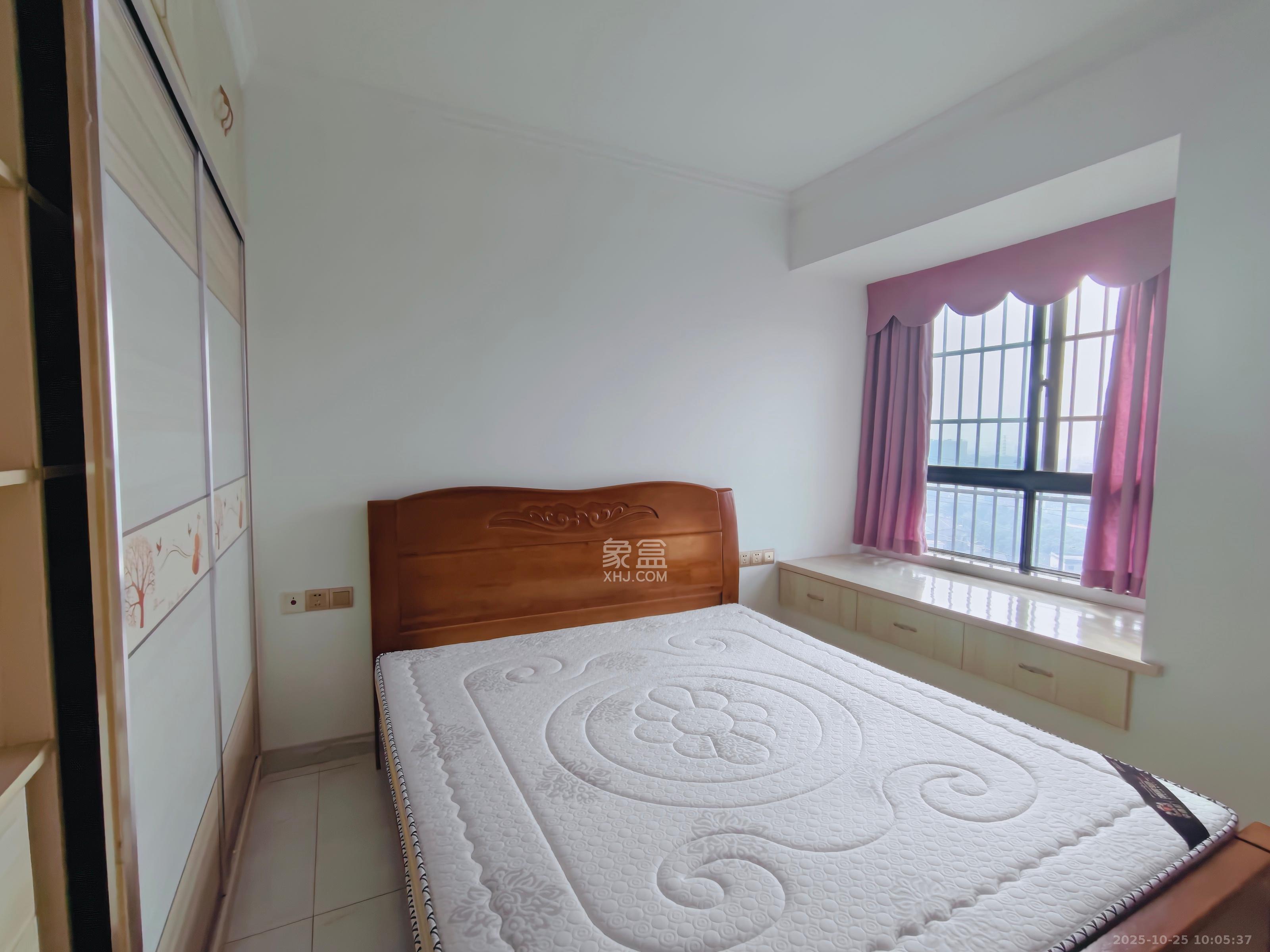 辉宏橄榄城  1室1厅1卫    1200.0元/月 辉宏橄榄城  1室1厅1卫    1200.0元/月室内图