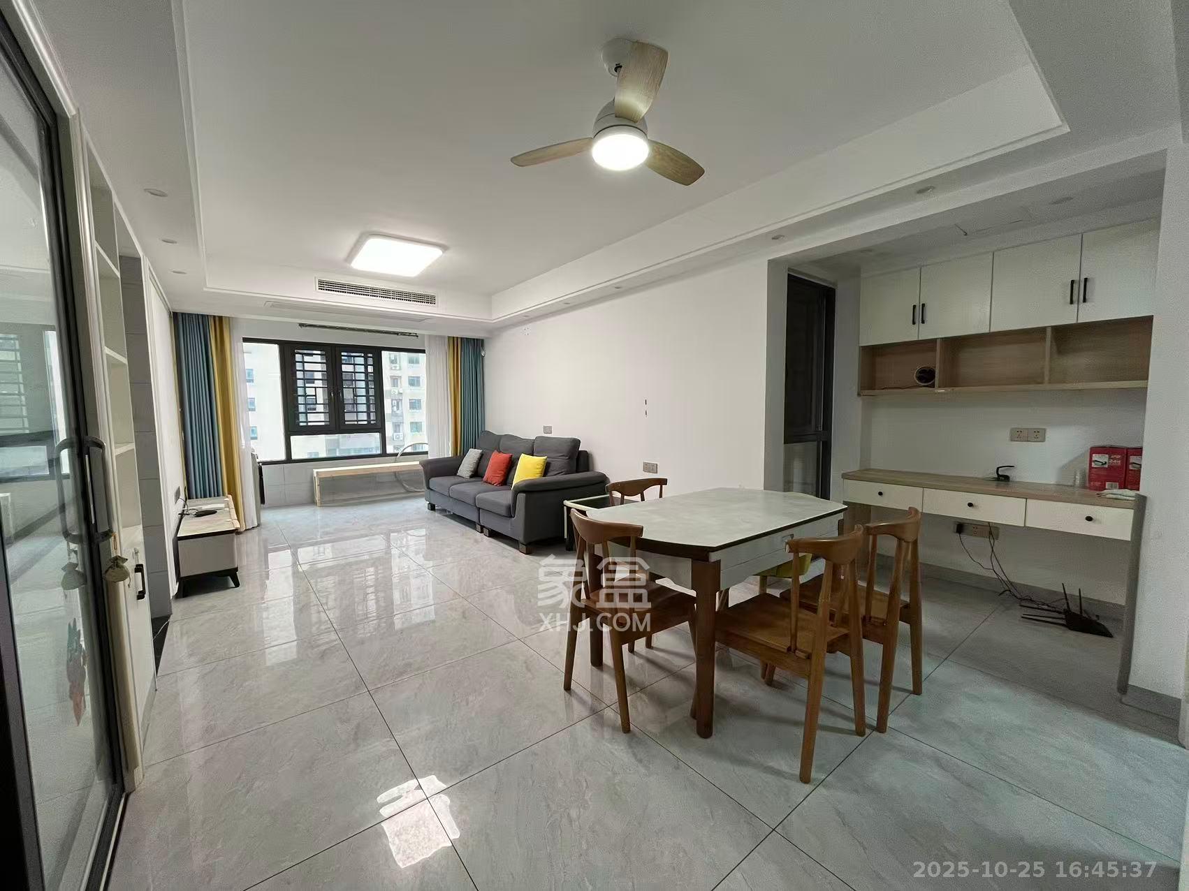 长房云时代  3室2厅1卫    2500.0元/月 长房云时代  3室2厅1卫    2500.0元/月室内图