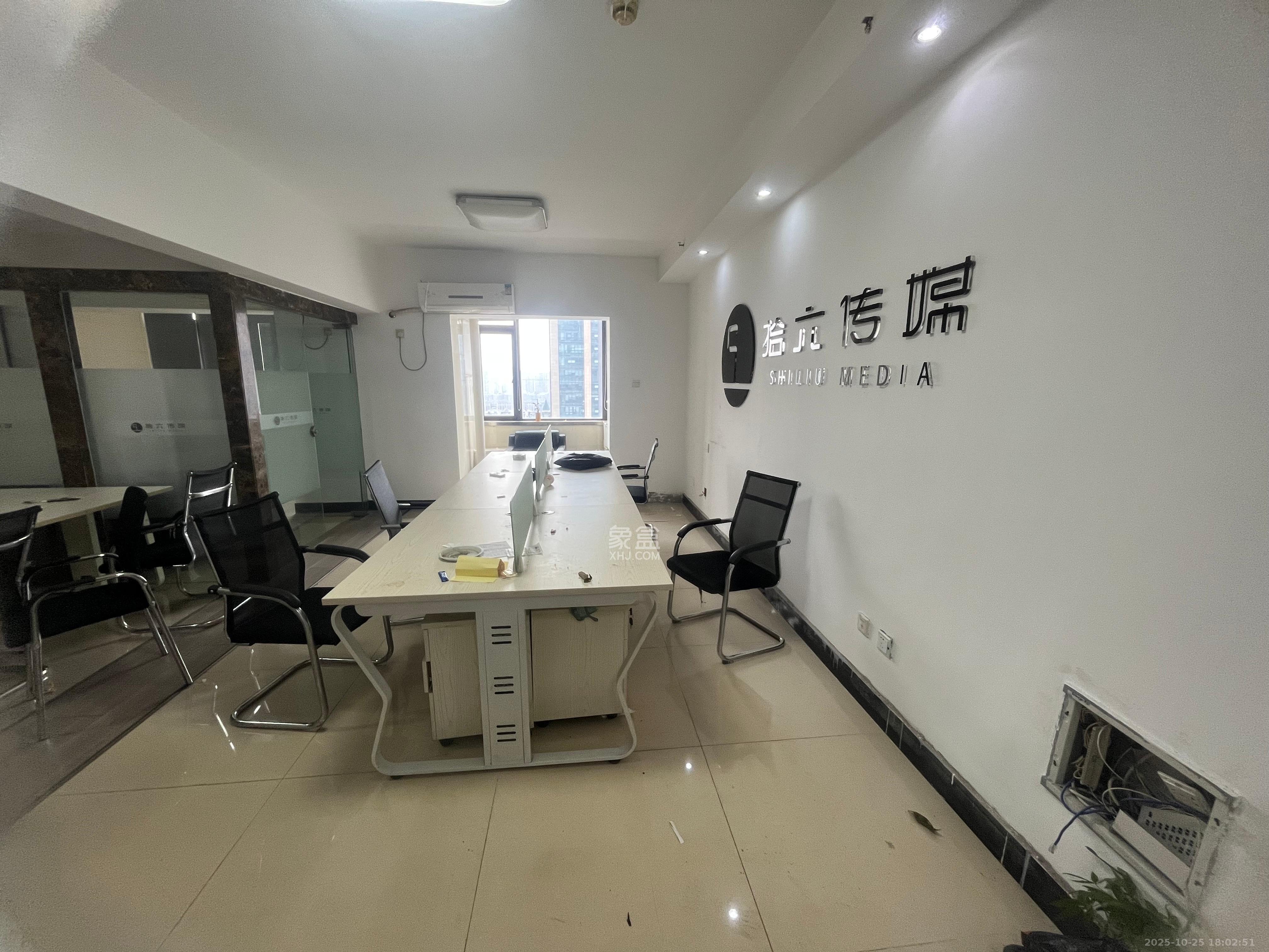 喜盈门范城  1室1厅1卫    3800.0元/月室内图