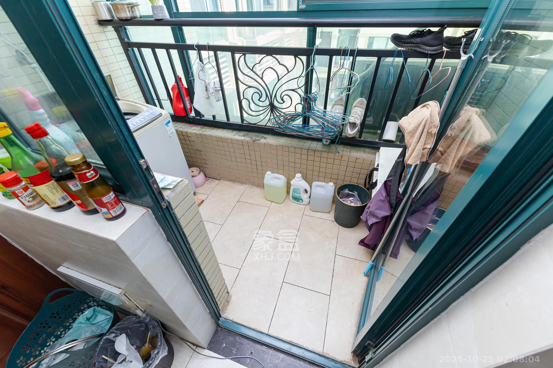 恒大名都  2室2厅1卫    48.0万阳台