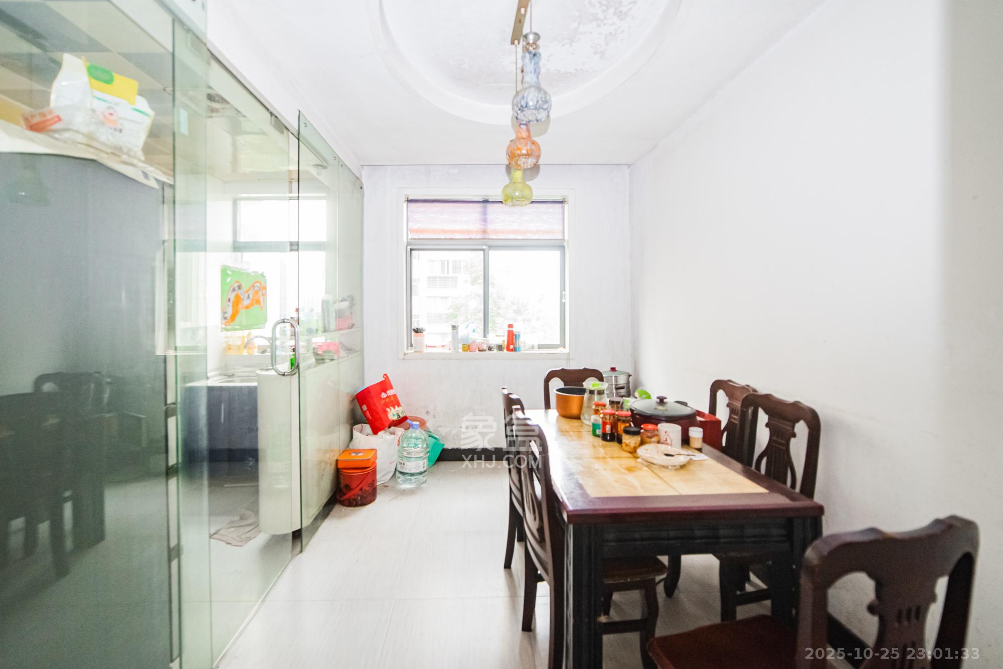 万煦园  3室2厅2卫    77.8万客厅