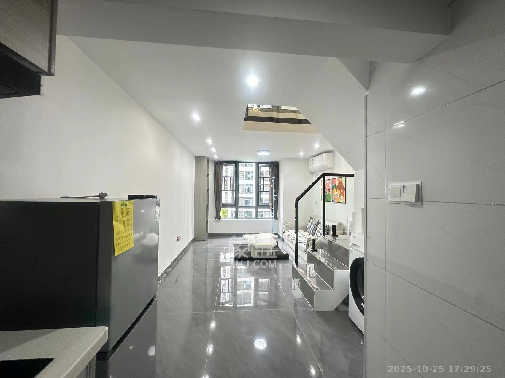 清控湖山雅居北区  2室1厅1卫    2000.0元/月室内图