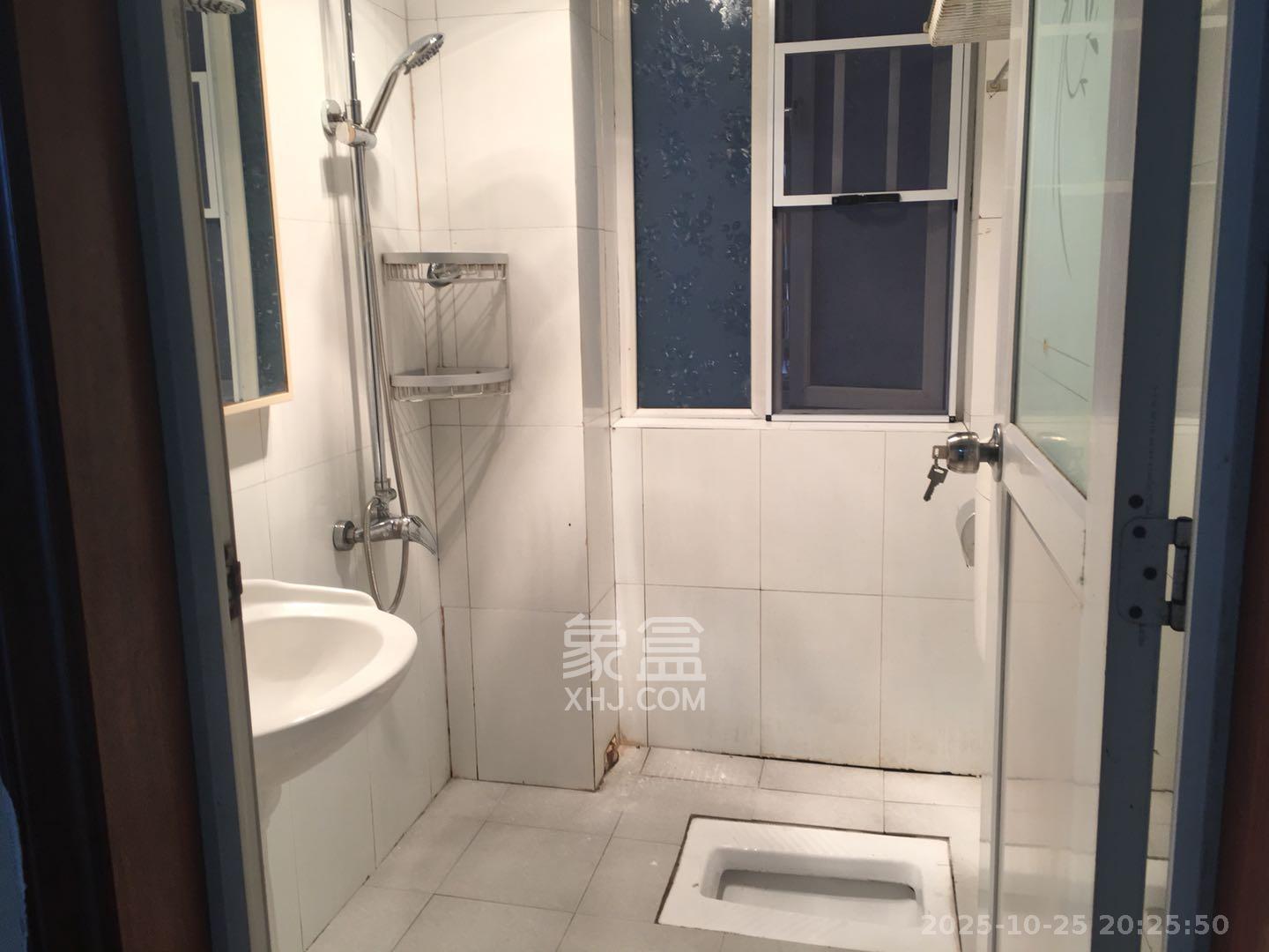 新长海广场 2室2厅1卫 1800.0元/月 新长海广场 2室2厅1卫 1800.0元/月室内图