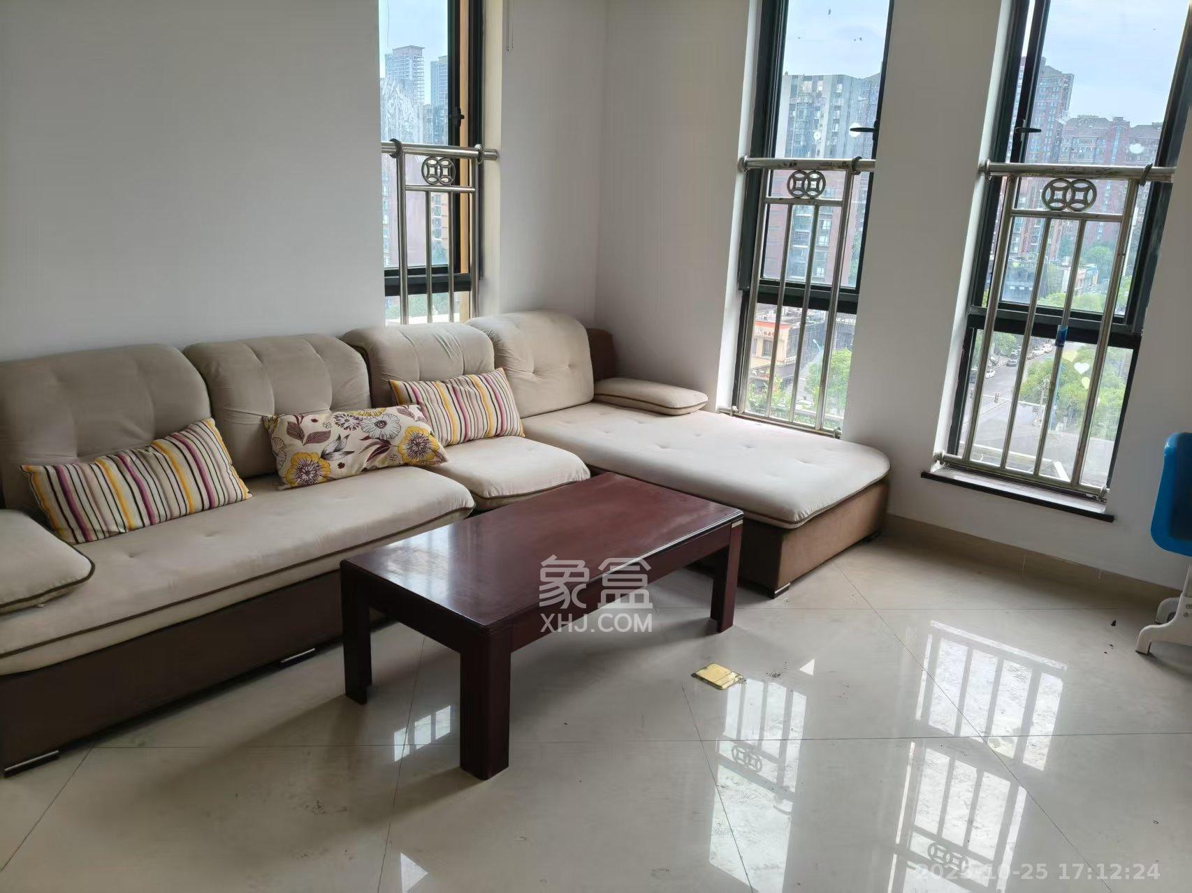 绿城桂花城  5室2厅2卫    3700.0元/月