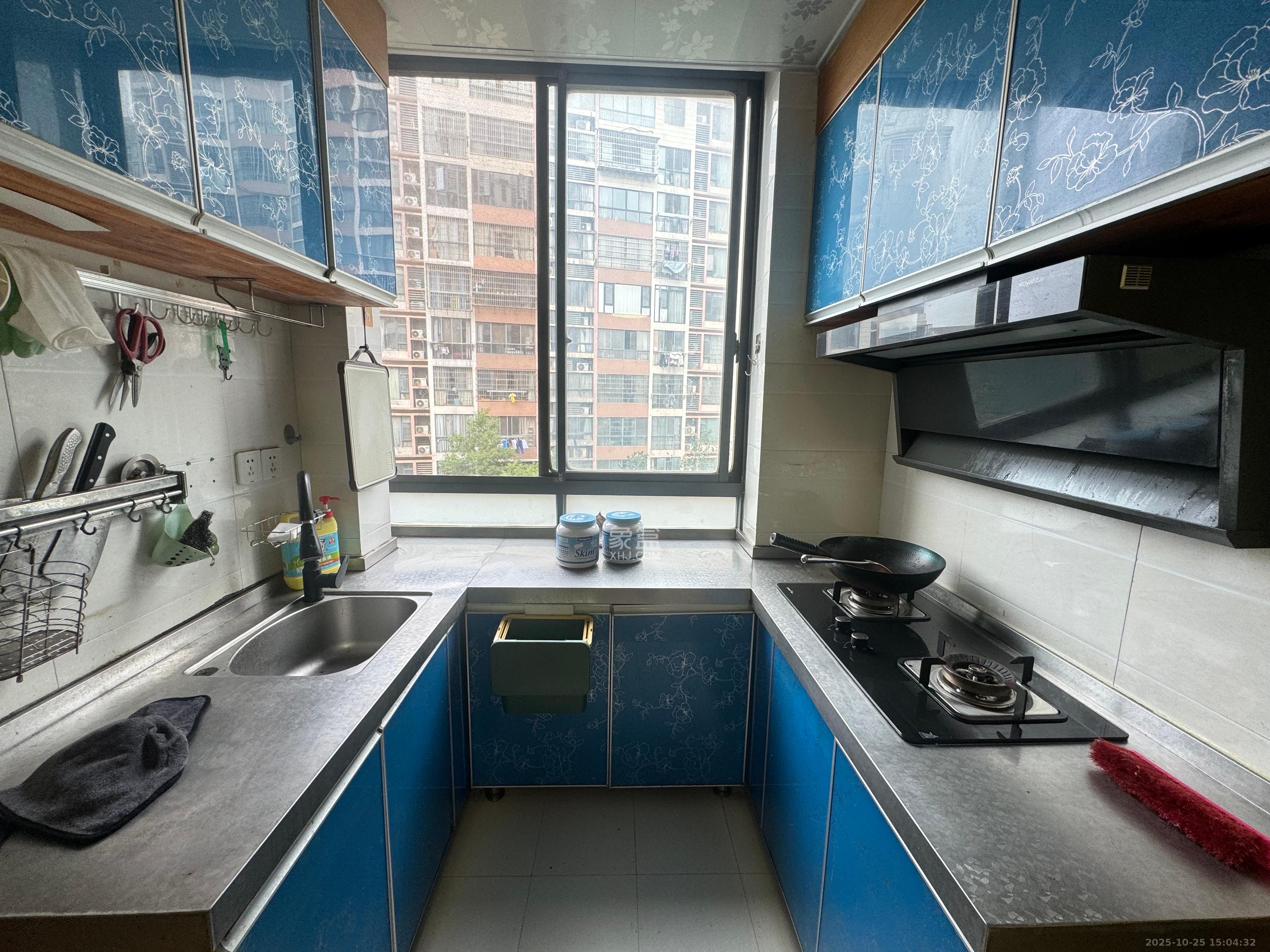 枫华府第 3室1厅2卫 1500.0元/月 枫华府第 3室1厅2卫 1500.0元/月室内图