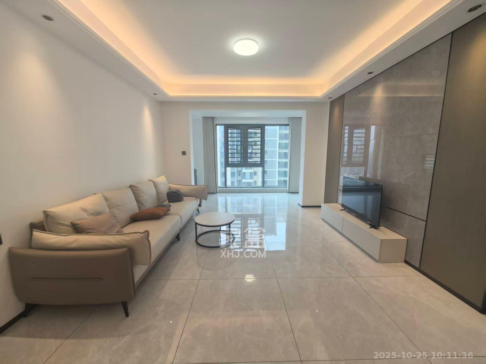 长房悦香山  3室2厅2卫    3200.0元/月 长房悦香山  3室2厅2卫    3200.0元/月