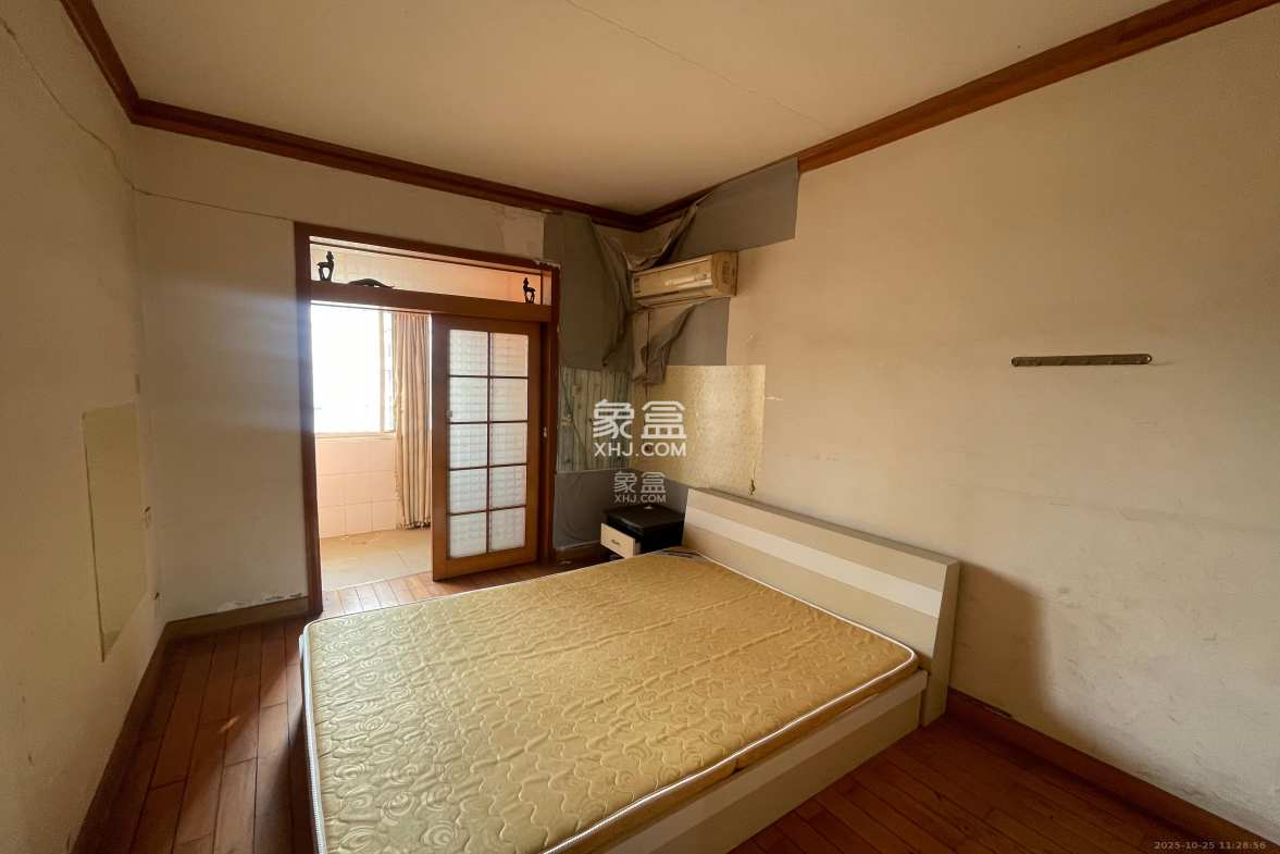 洞井商贸城 4室2厅1卫 1700.0元/月 洞井商贸城 4室2厅1卫 1700.0元/月室内图