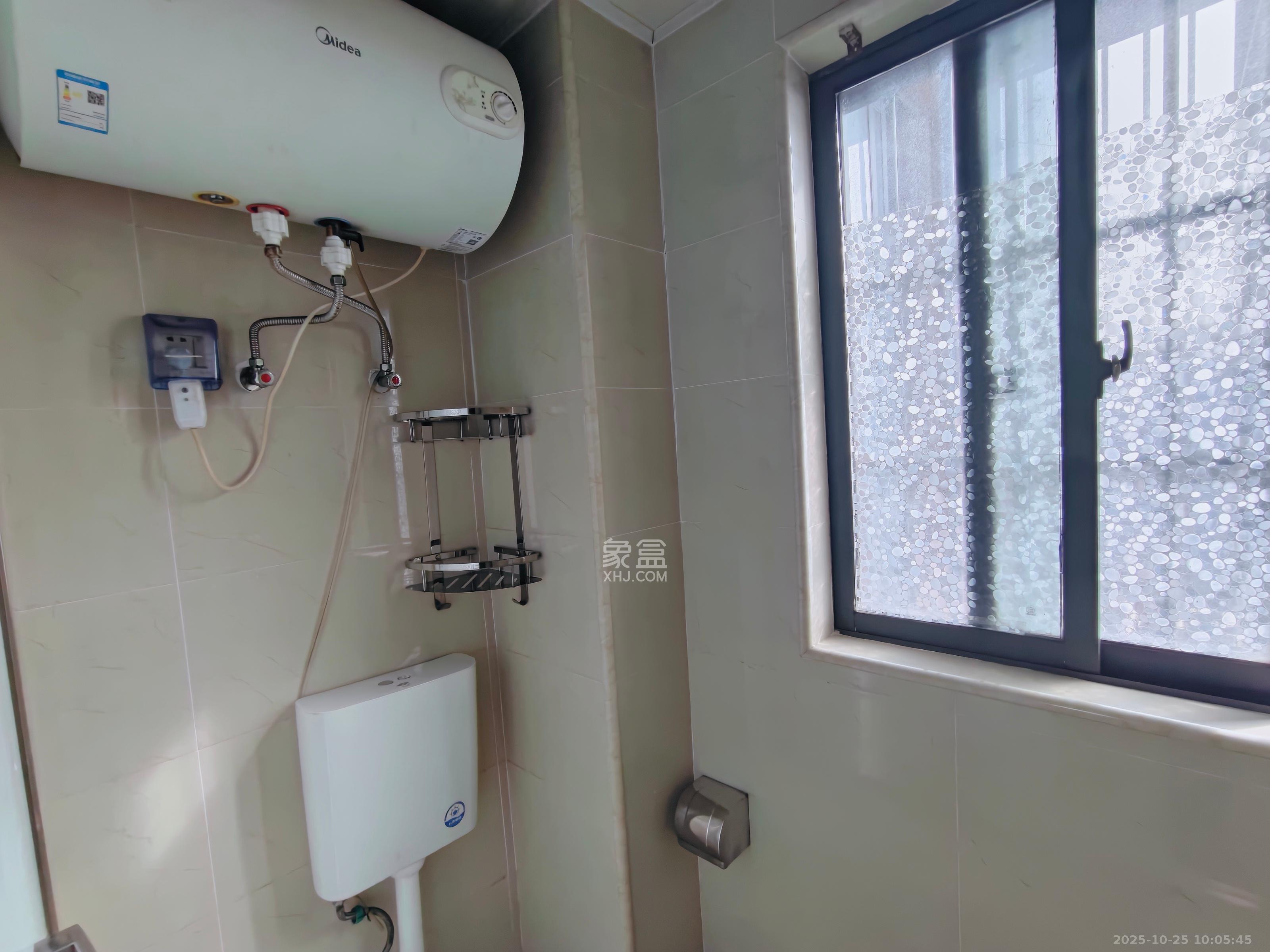 辉宏橄榄城  1室1厅1卫    1200.0元/月 辉宏橄榄城  1室1厅1卫    1200.0元/月室内图