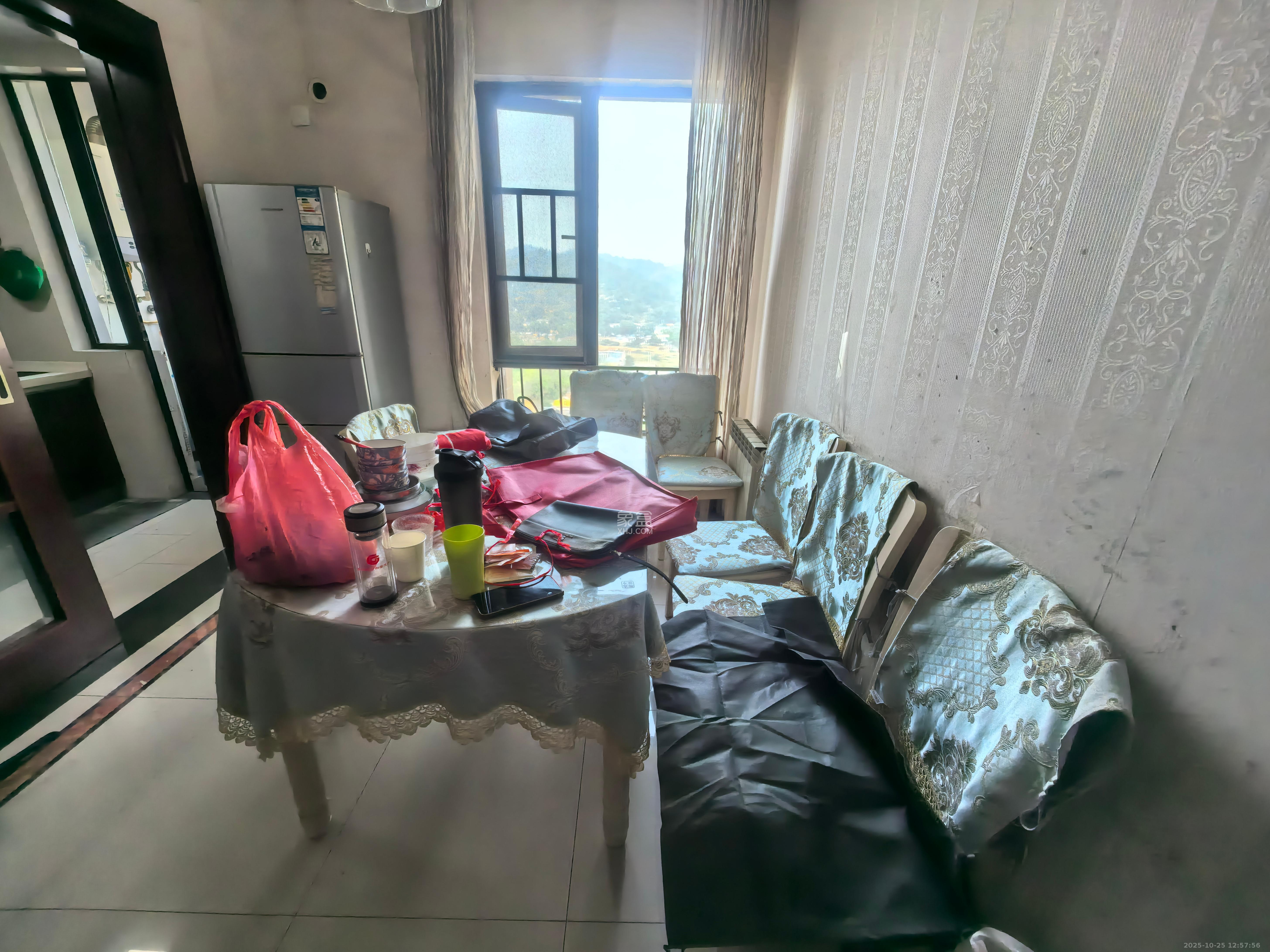 中海国际二期  4室2厅2卫    3000.0元/月 中海国际二期  4室2厅2卫    3000.0元/月室内图