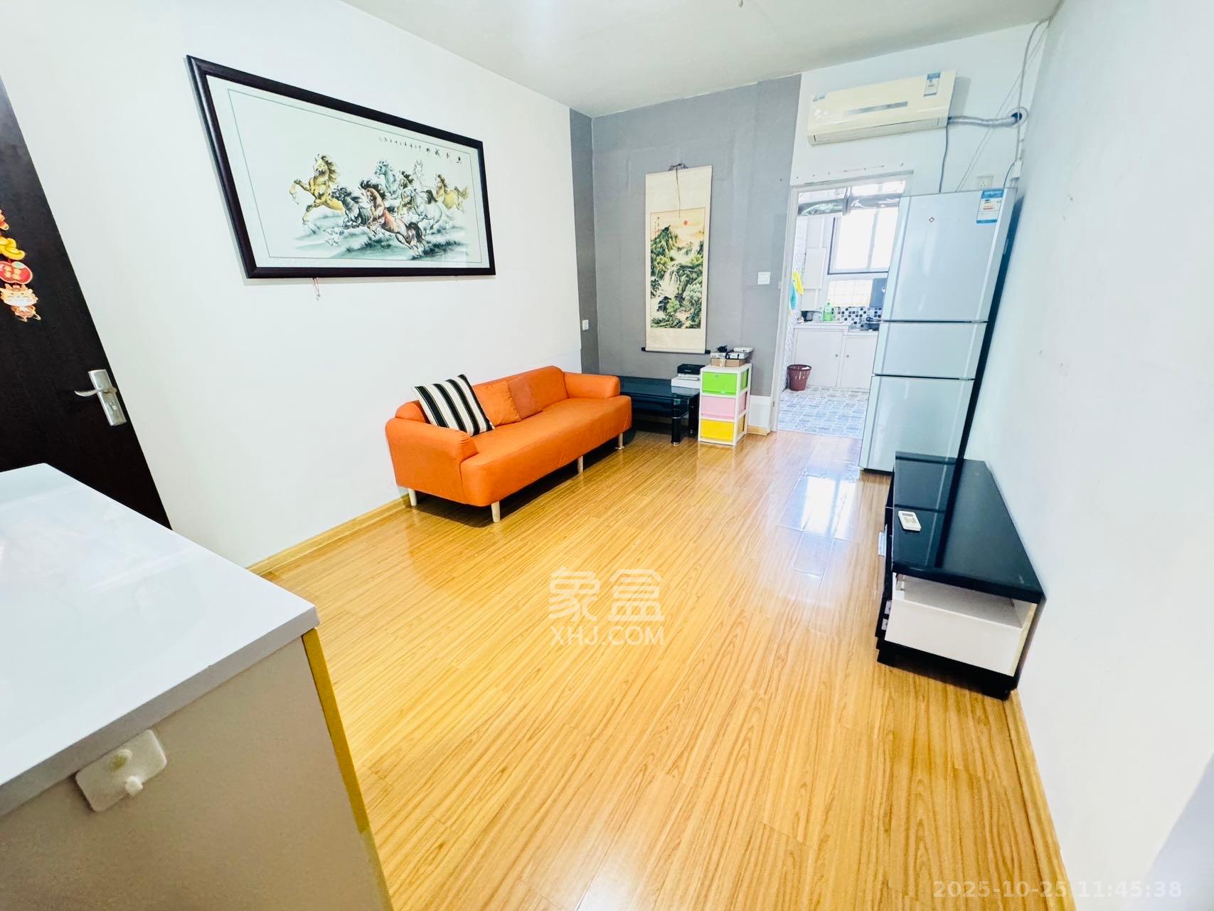 长坡社区  1室1厅1卫    1300.0元/月室内图