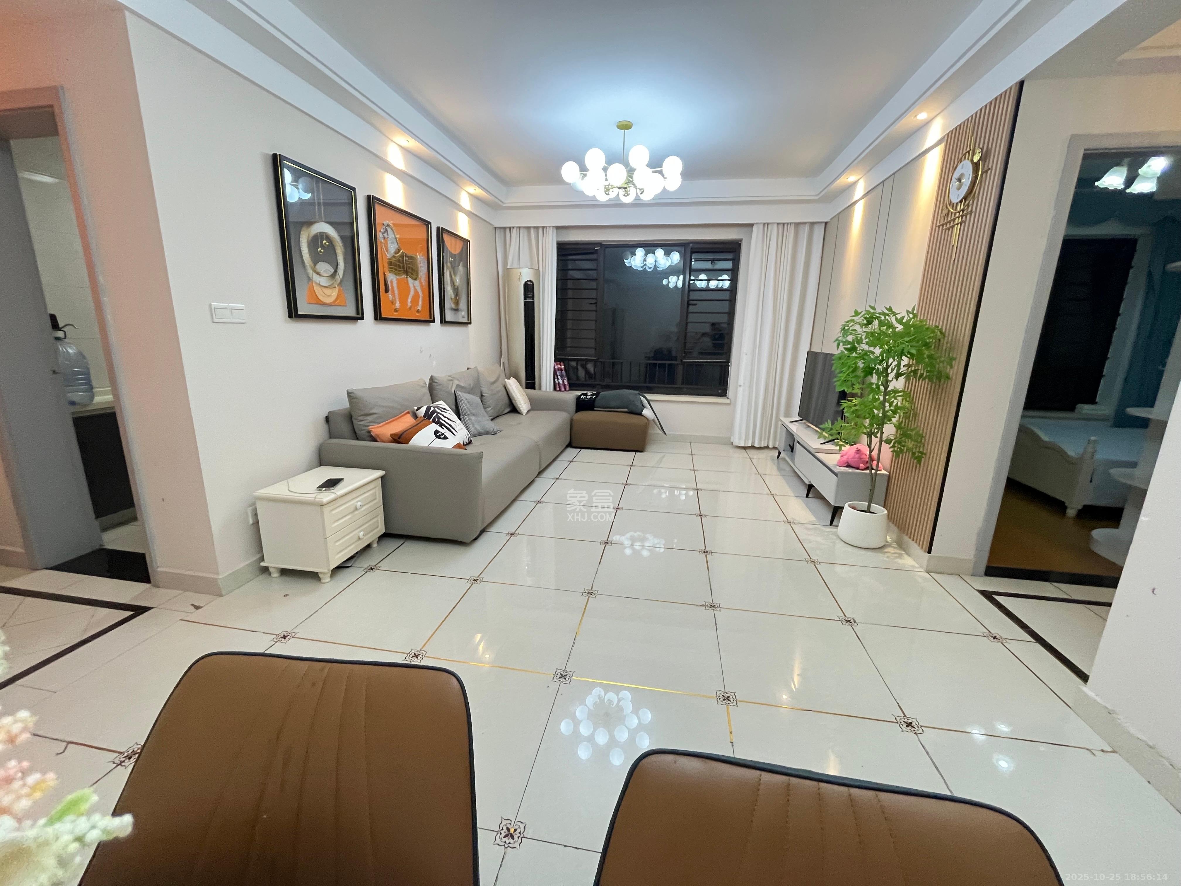 中海国际三期  3室2厅1卫    2500.0元/月 中海国际三期  3室2厅1卫    2500.0元/月室内图