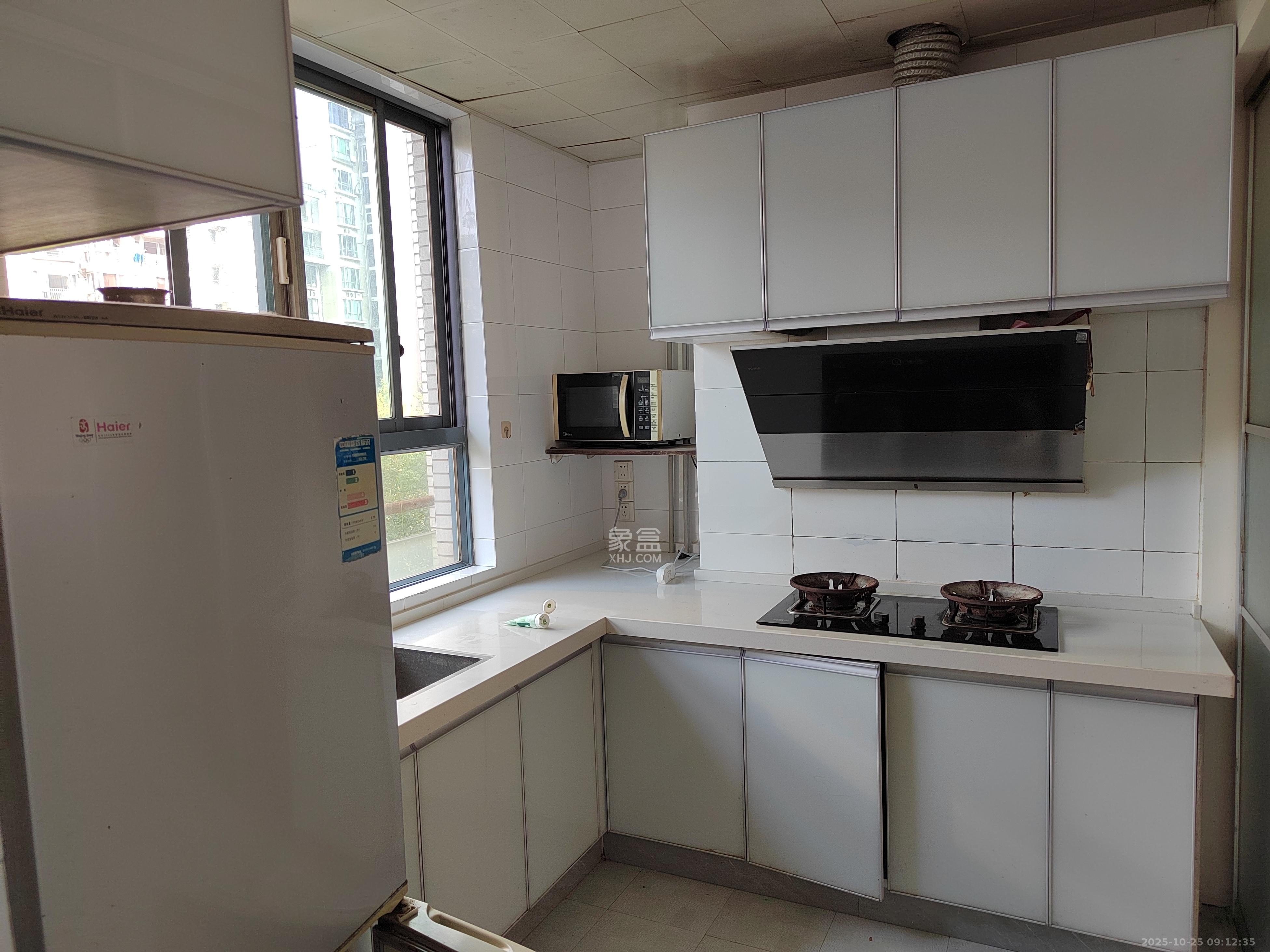 仁和香堤雅境  4室2厅2卫    3500.0元/月室内图