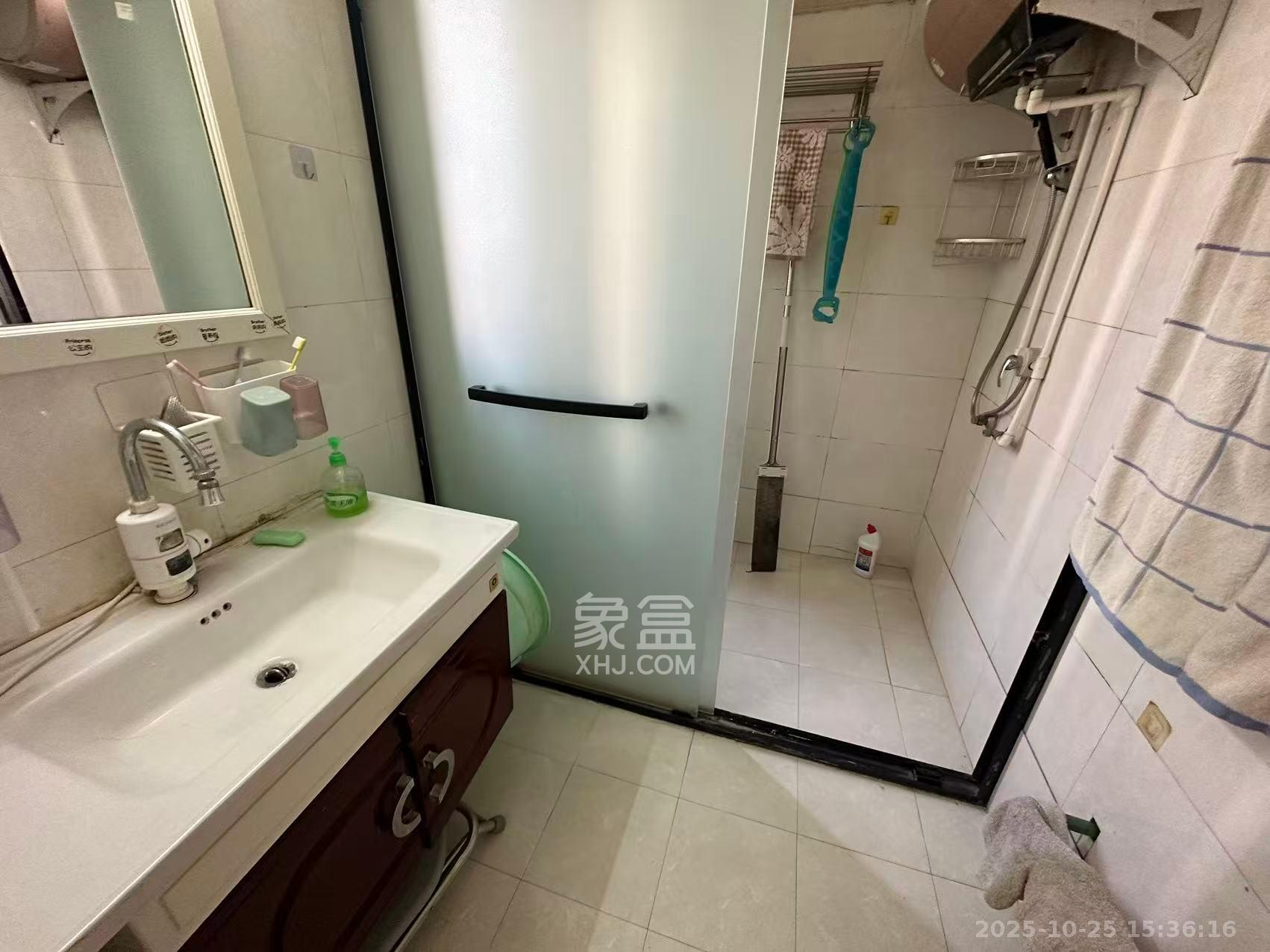 旭辉藏郡(藏郡、旭湘华府) 1室2厅1卫 2300.0元/月 旭辉藏郡(藏郡、旭湘华府) 1室2厅1卫 2300.0元/月室内图