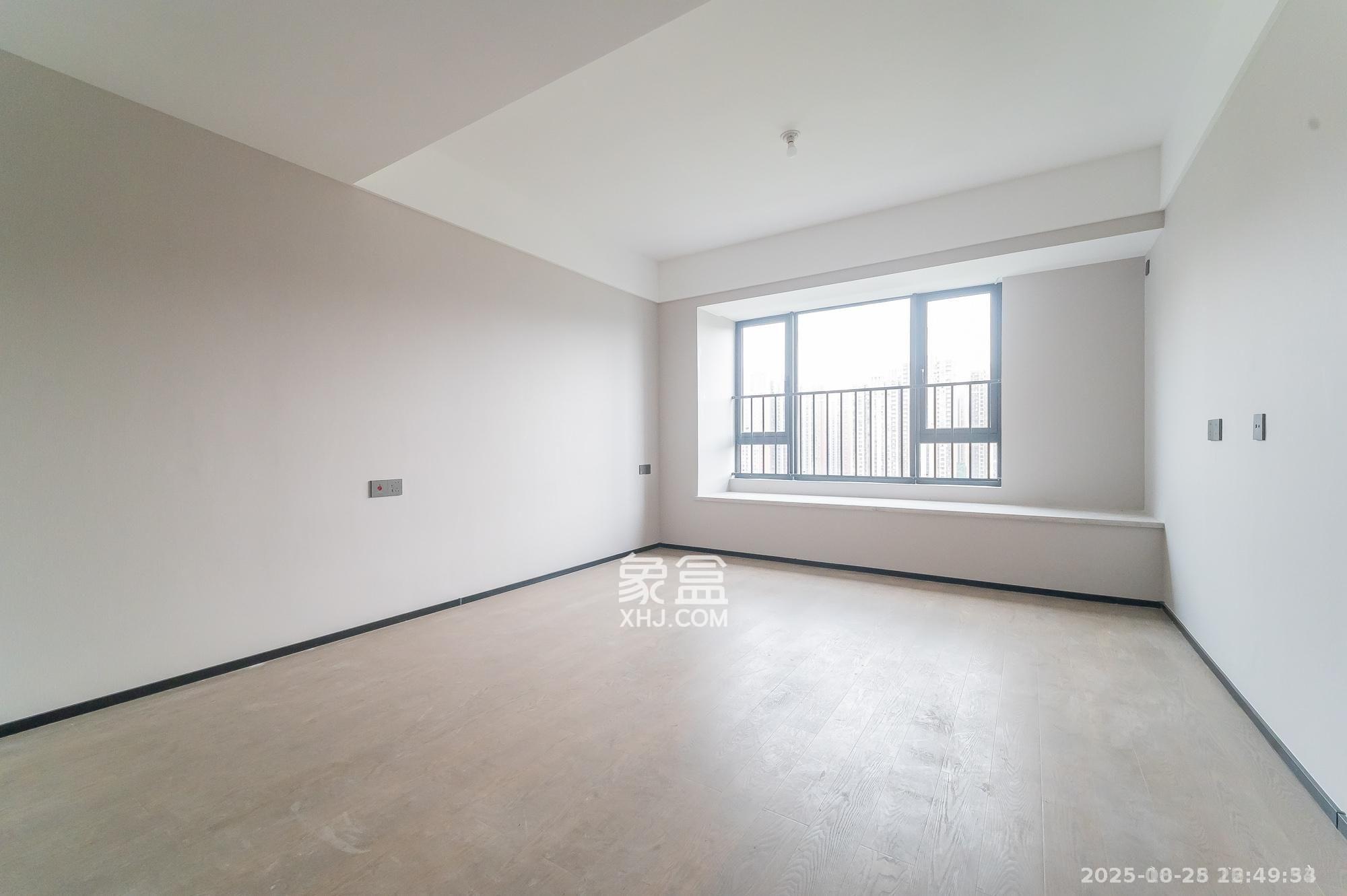 万科松湖天地  4室2厅2卫    4500.0元/月 万科松湖天地  4室2厅2卫    4500.0元/月室内图