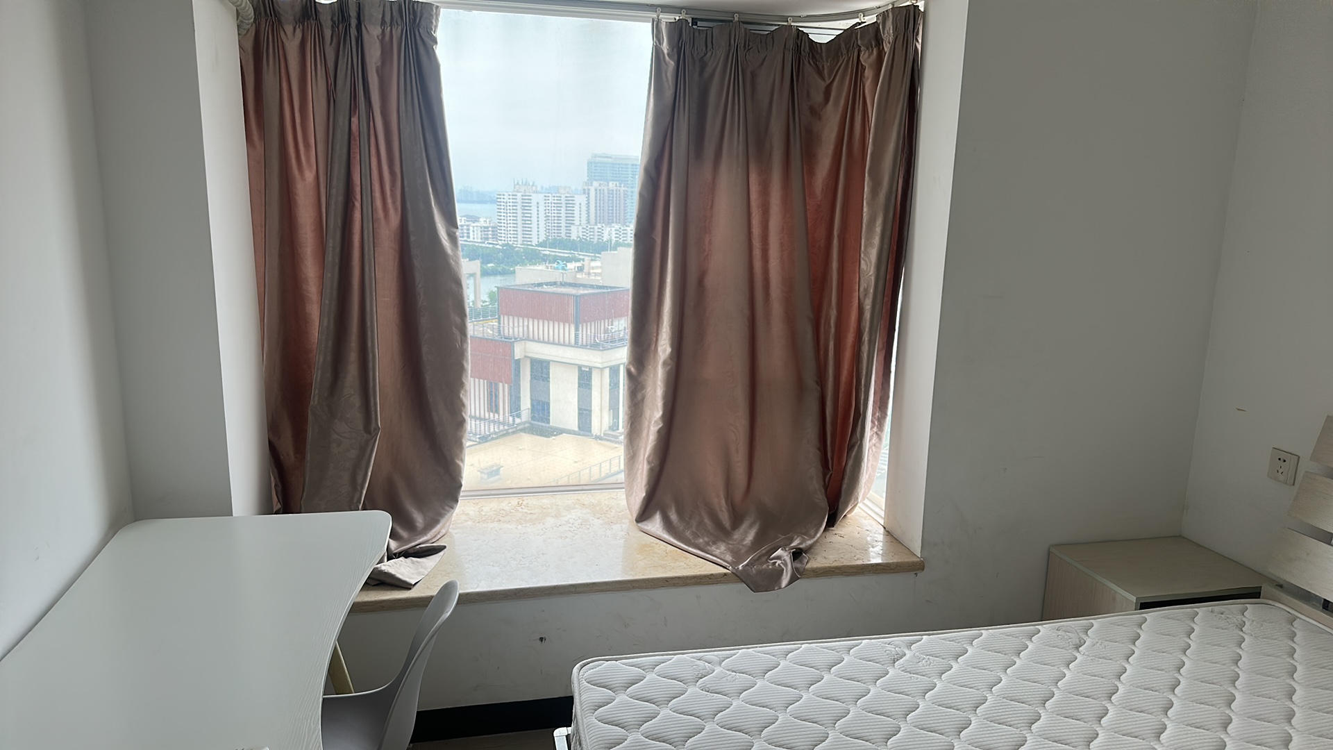 海悦国际  1室0厅0卫    2200.0元/月室内图