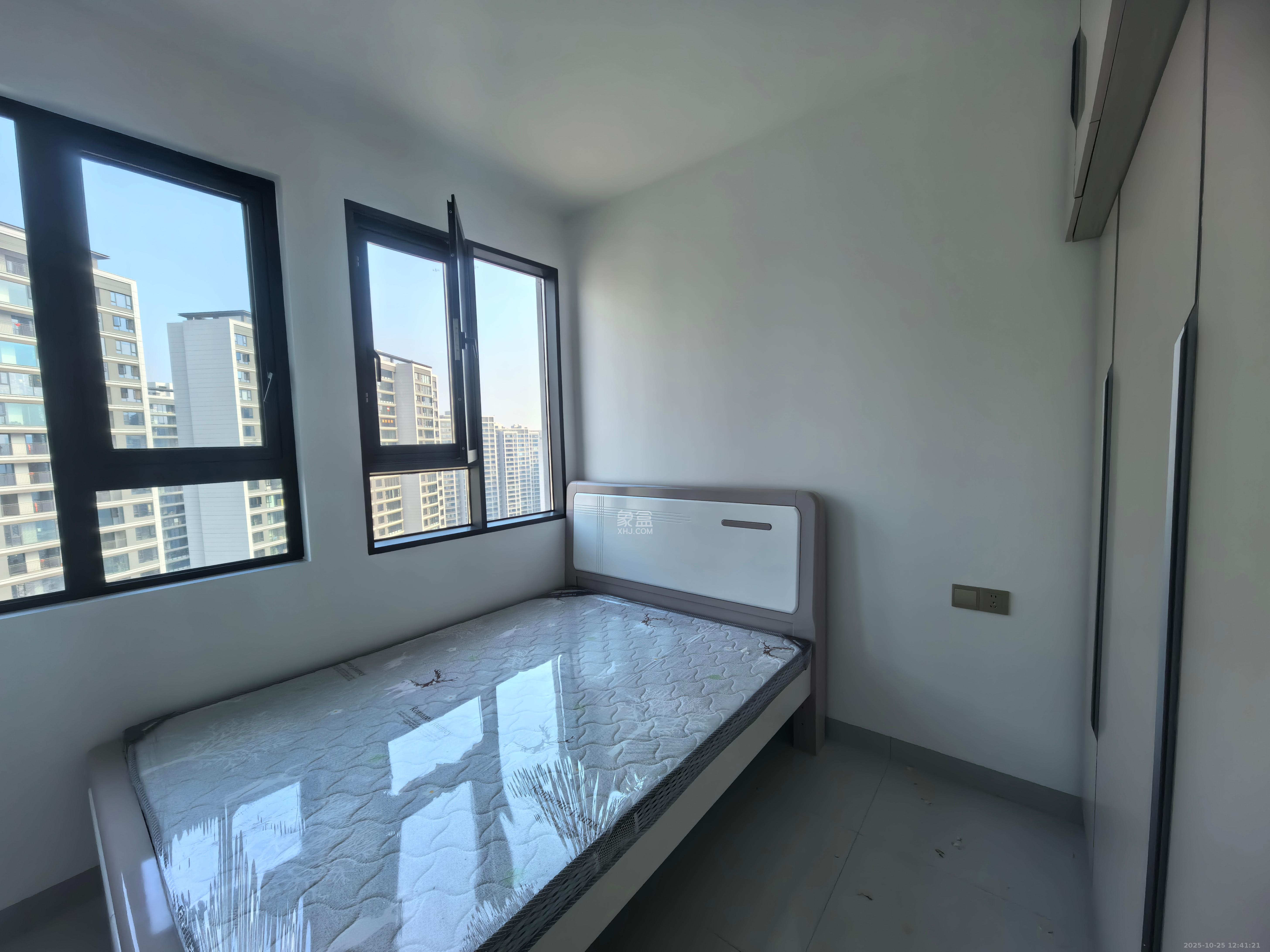 谷山景苑  3室2厅2卫    2400.0元/月 谷山景苑  3室2厅2卫    2400.0元/月室内图