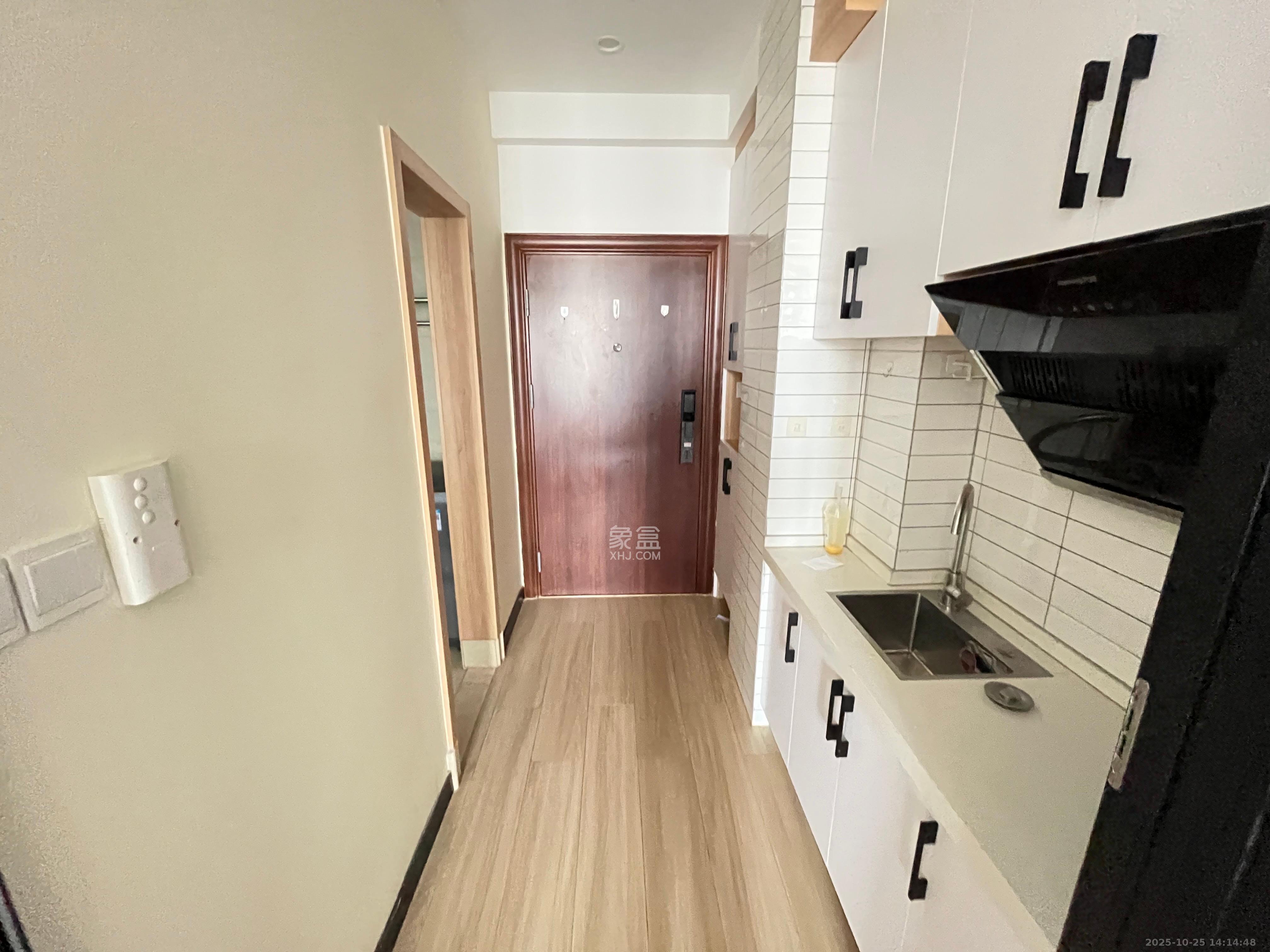 长沙高铁吾悦广场 1室1厅1卫 1500.0元/月 长沙高铁吾悦广场 1室1厅1卫 1500.0元/月室内图