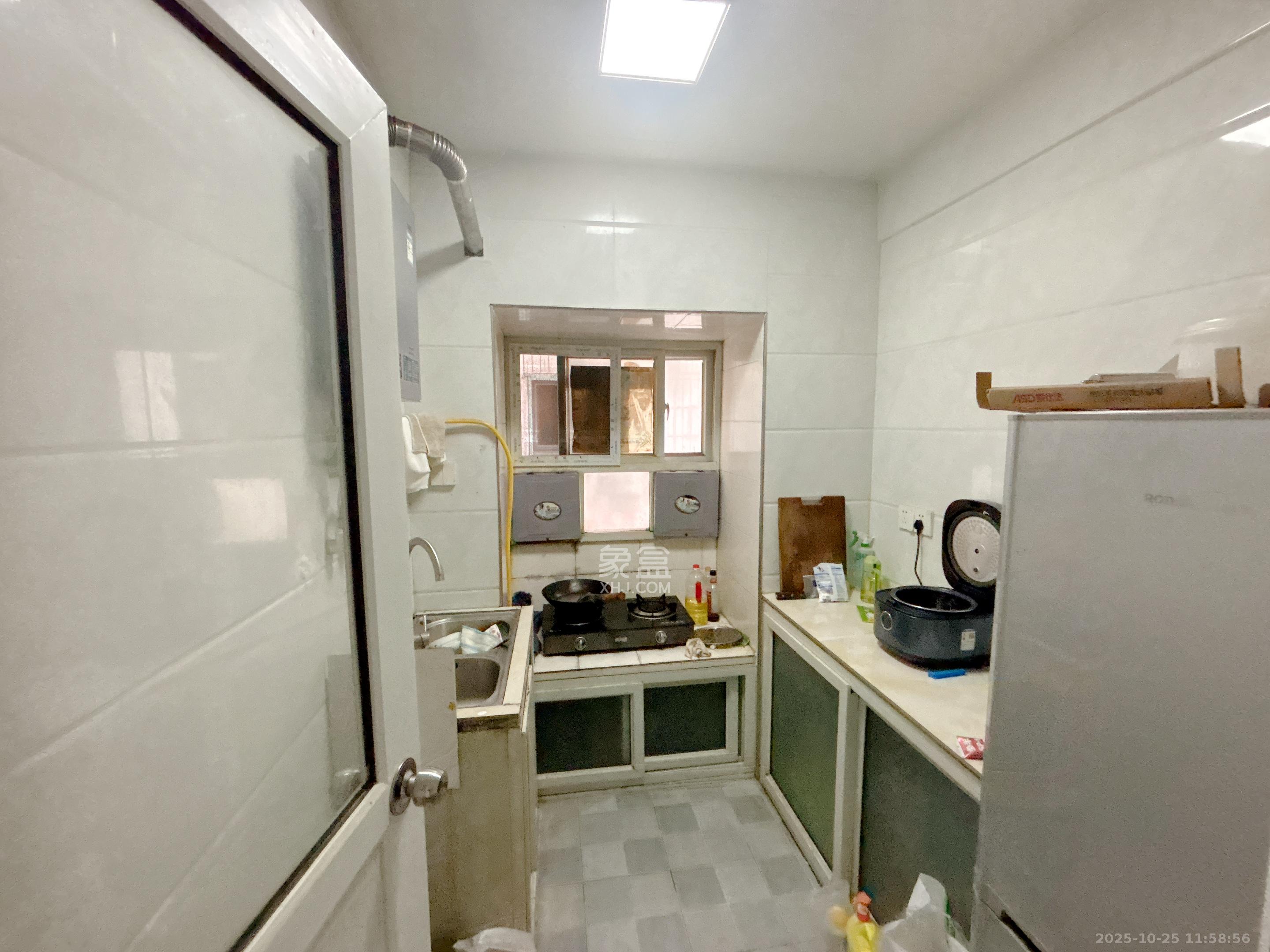 通泰街商居楼  3室1厅1卫    2000.0元/月室内图