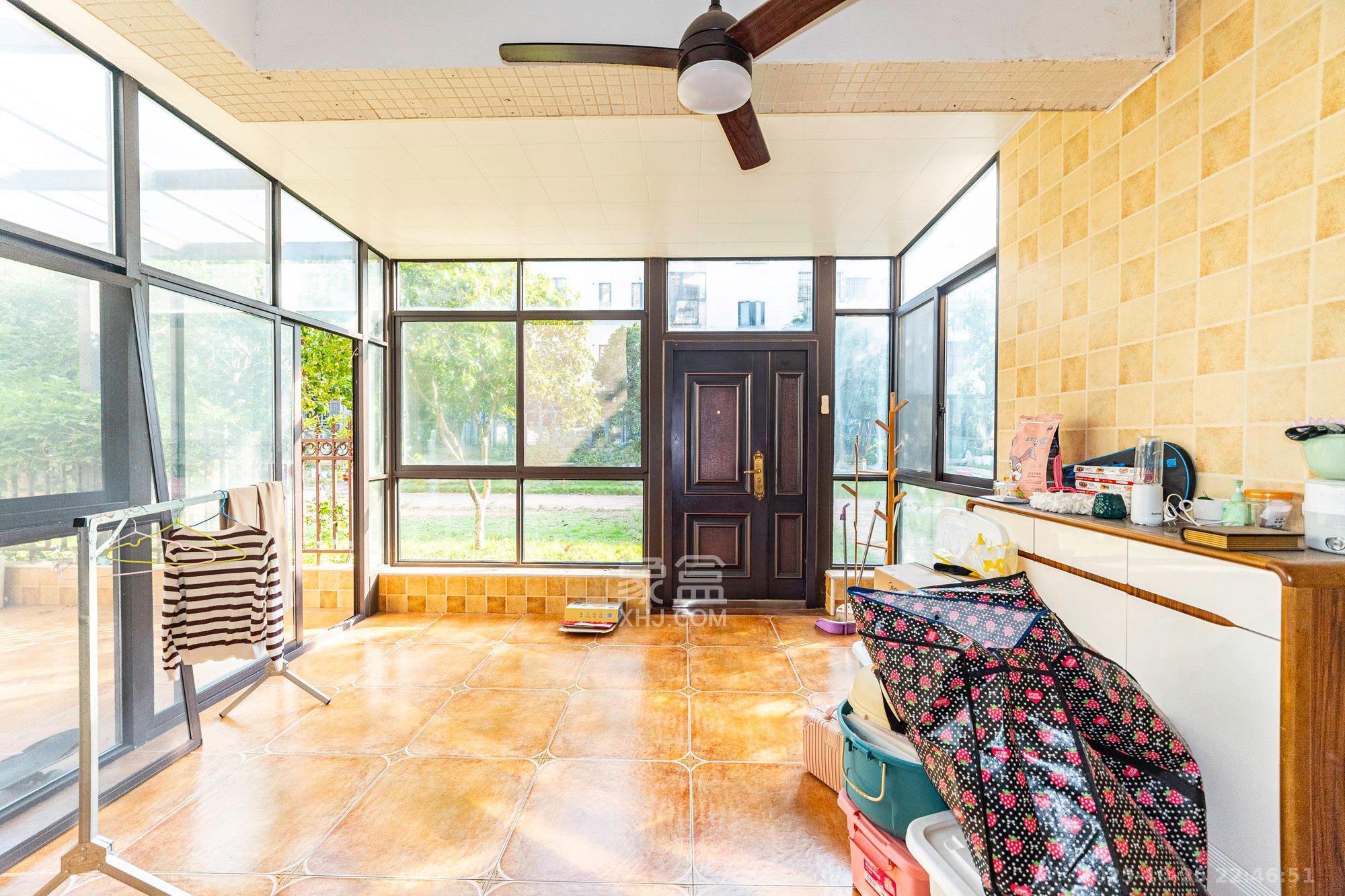 鹏基诺亚山林  4室2厅2卫    158.0万阳台