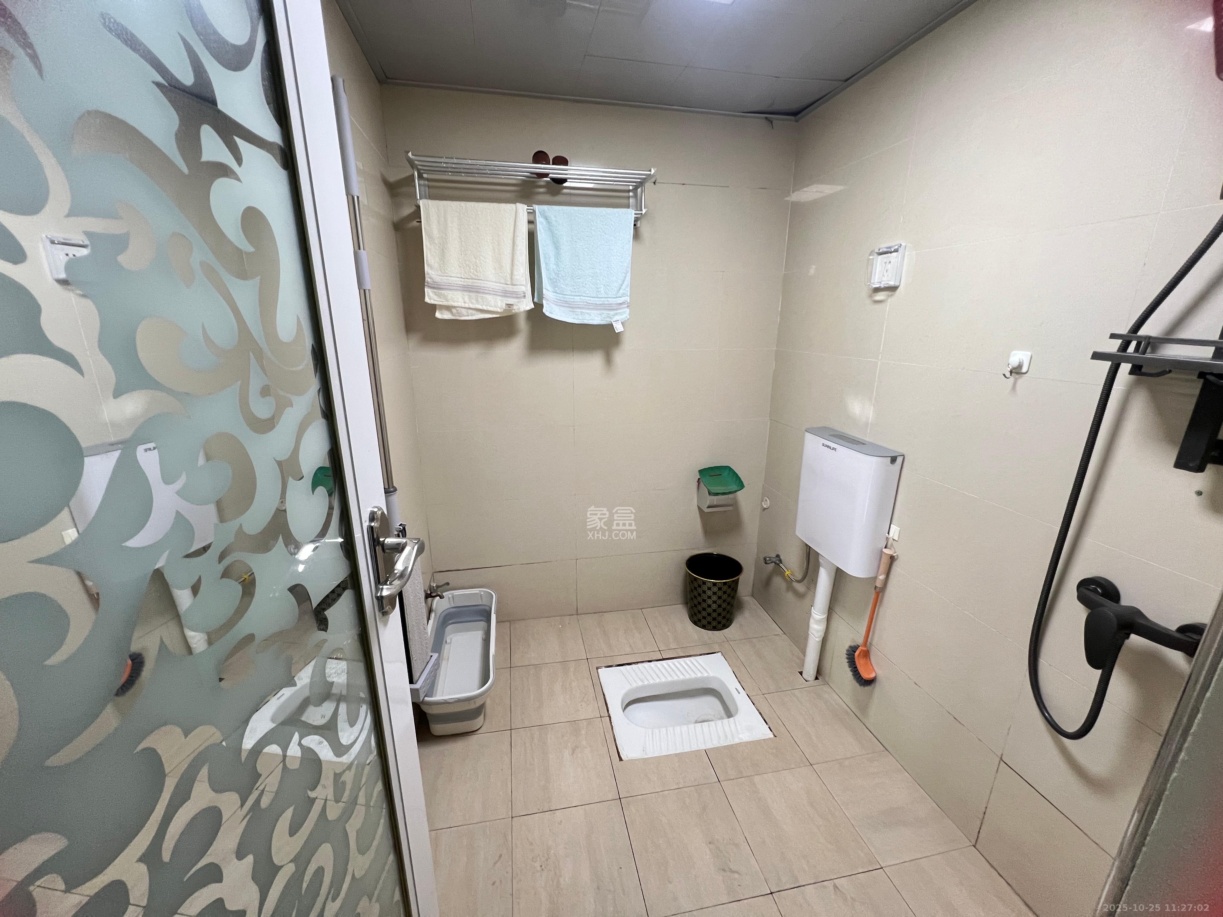 先锋东外滩  2室1厅1卫    1800.0元/月室内图