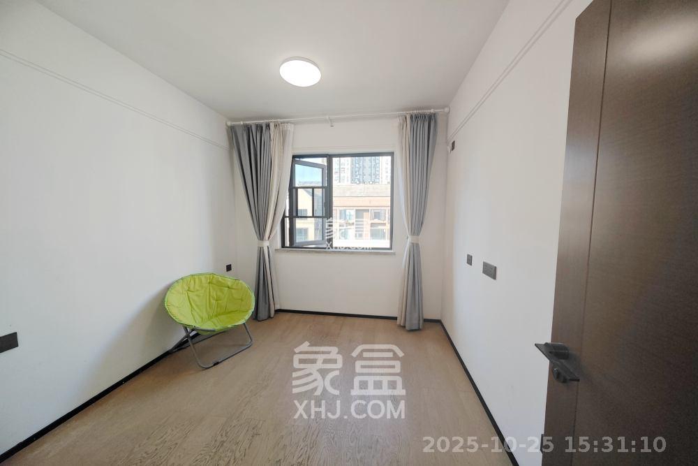 万科魅力之城天阔里  4室2厅2卫    4000.0元/月室内图