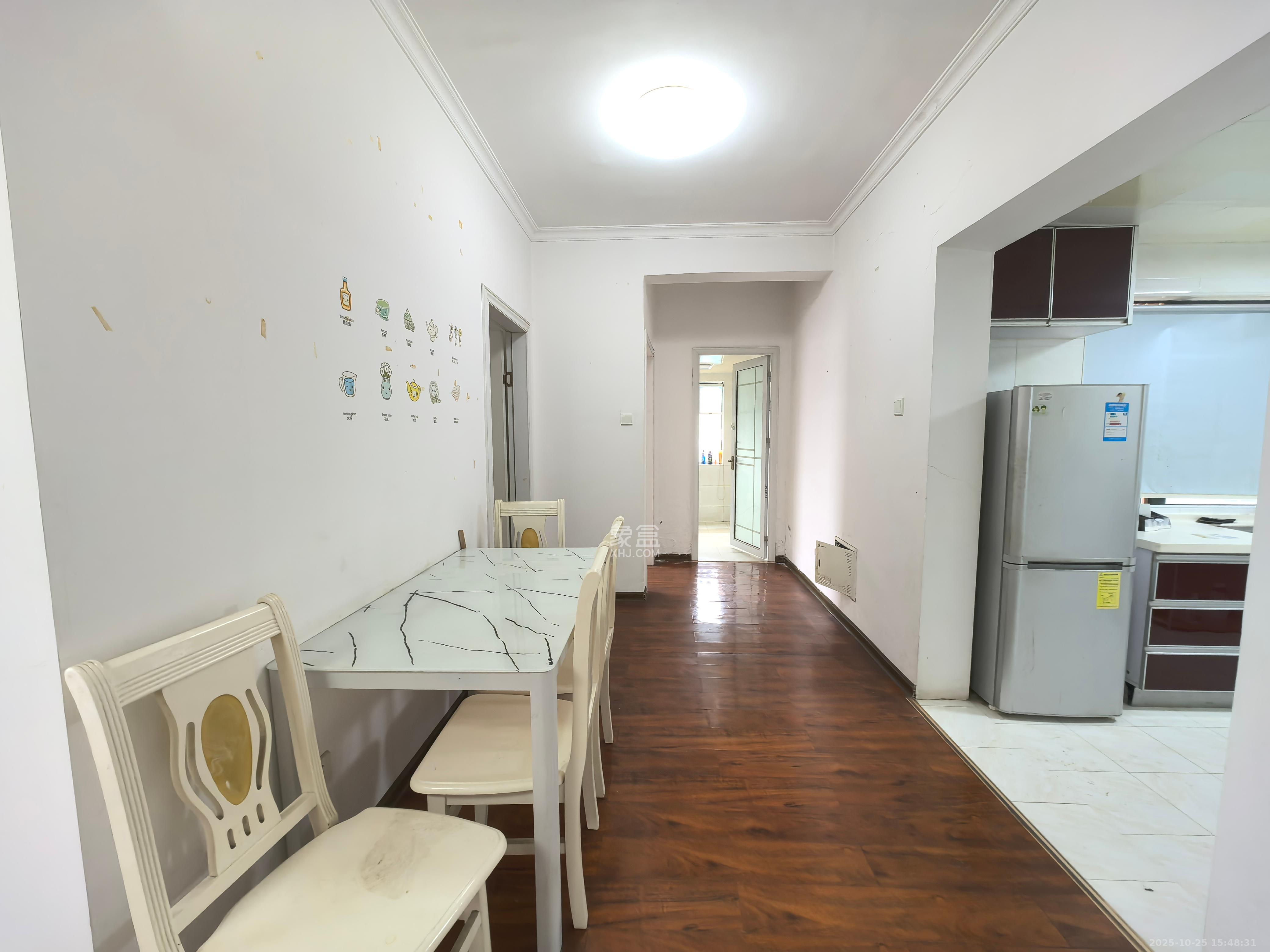 凯轩云顶  2室1厅1卫    2400.0元/月 凯轩云顶  2室1厅1卫    2400.0元/月室内图