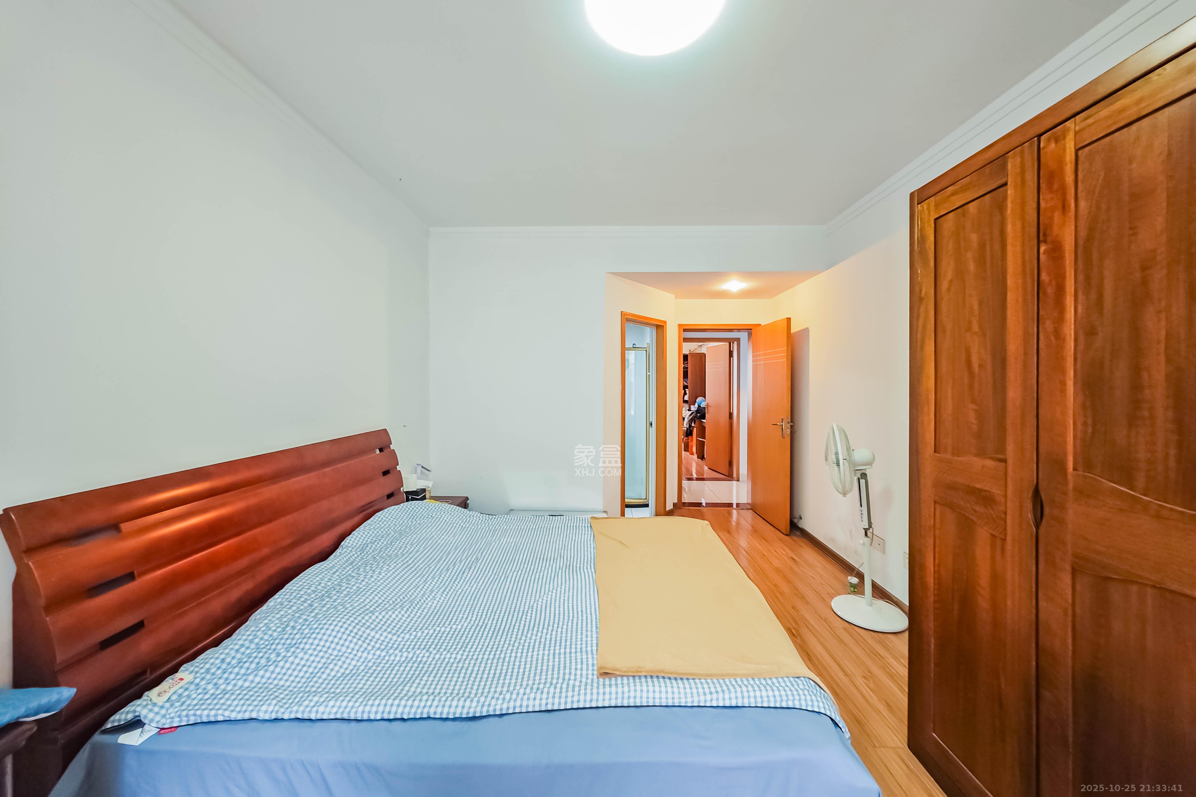 雅致名园  3室2厅2卫    205.0万 雅致名园  3室2厅2卫    205.0万卧室