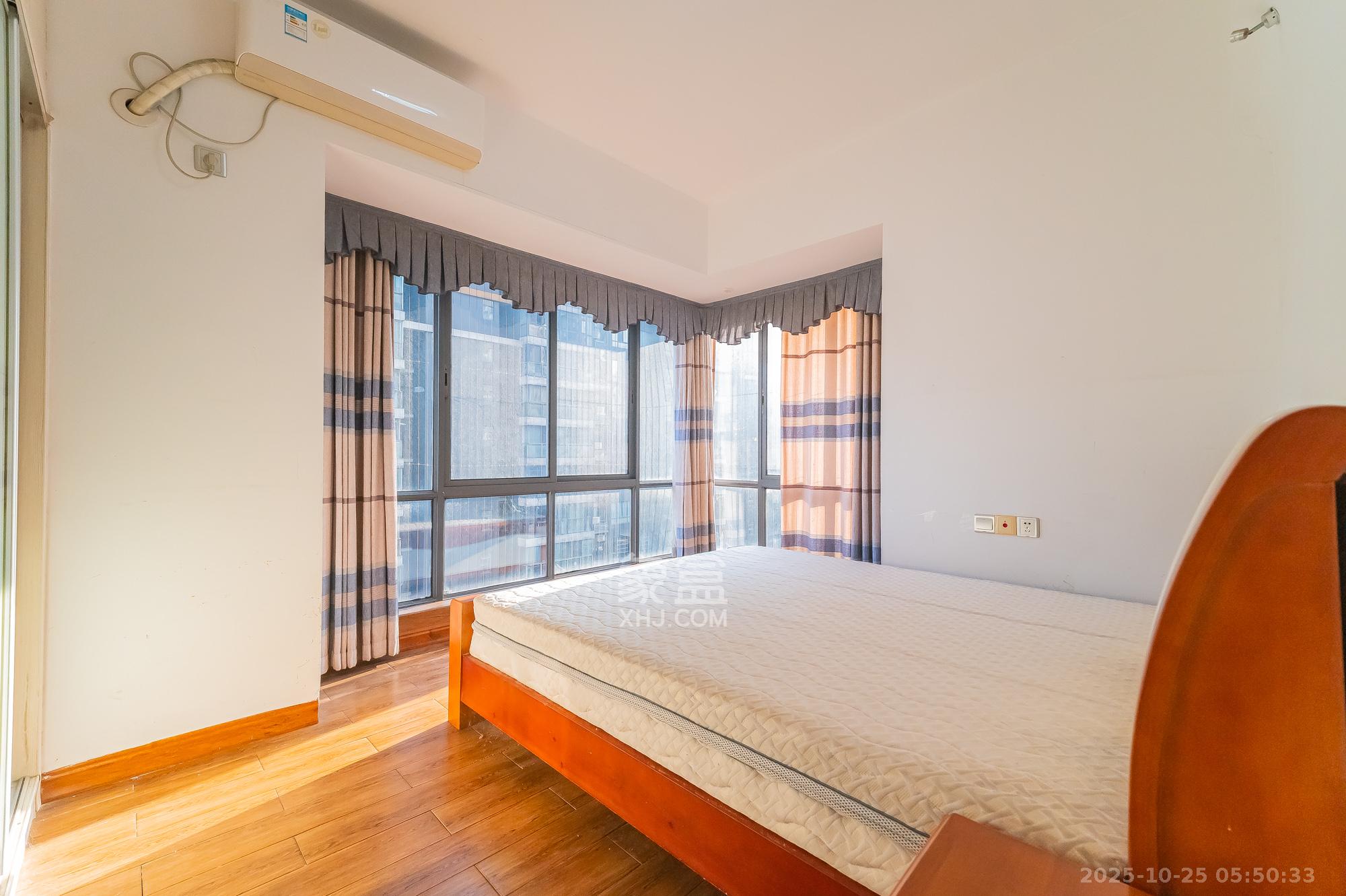 恒基凯旋门一二期 2室2厅1卫 58.8万 恒基凯旋门一二期 2室2厅1卫 58.8万卧室