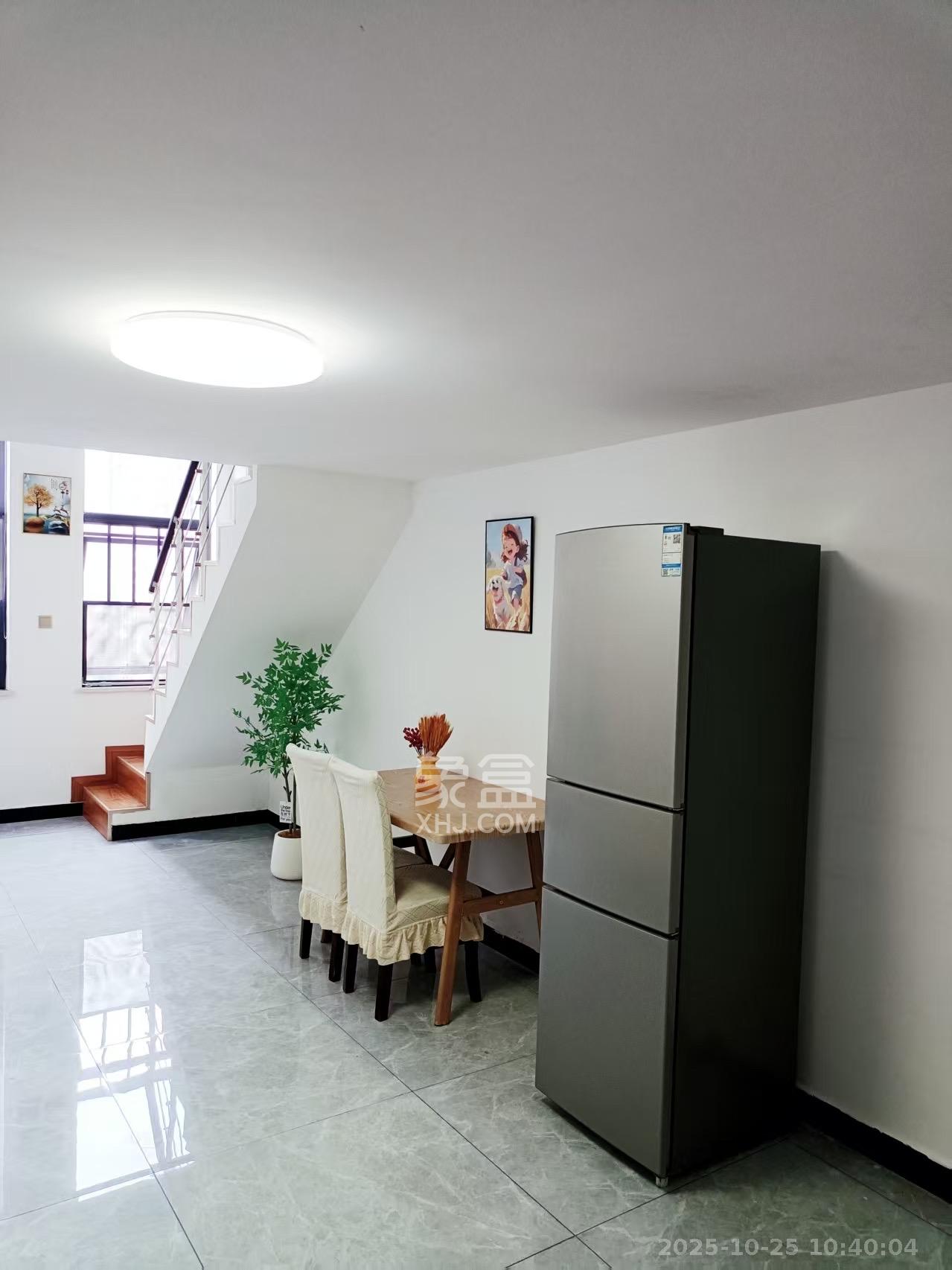 华润置地广场二期  1室1厅1卫    1690.0元/月室内图