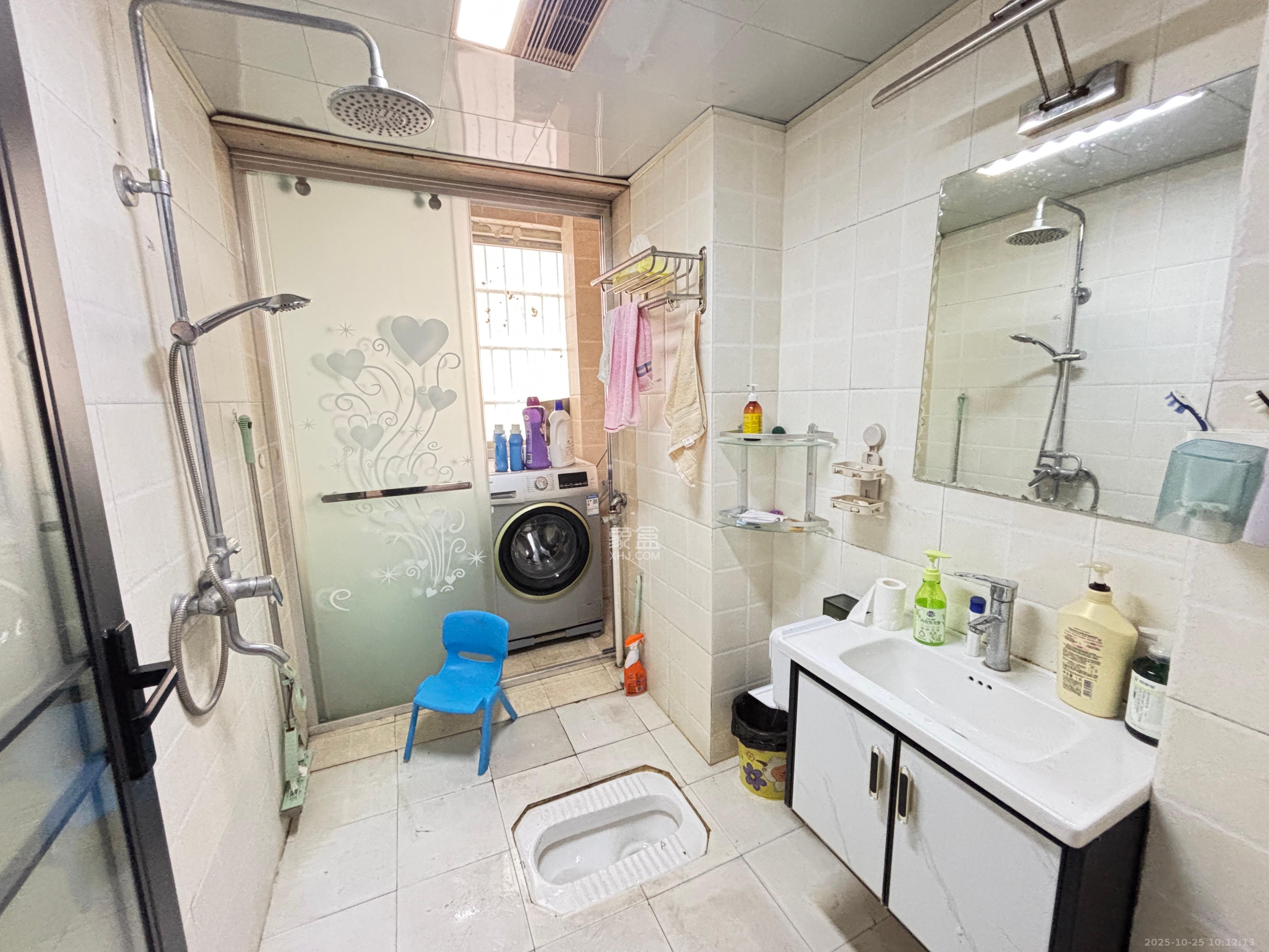 星沙教师公寓 3室2厅2卫 1700.0元/月 星沙教师公寓 3室2厅2卫 1700.0元/月室内图