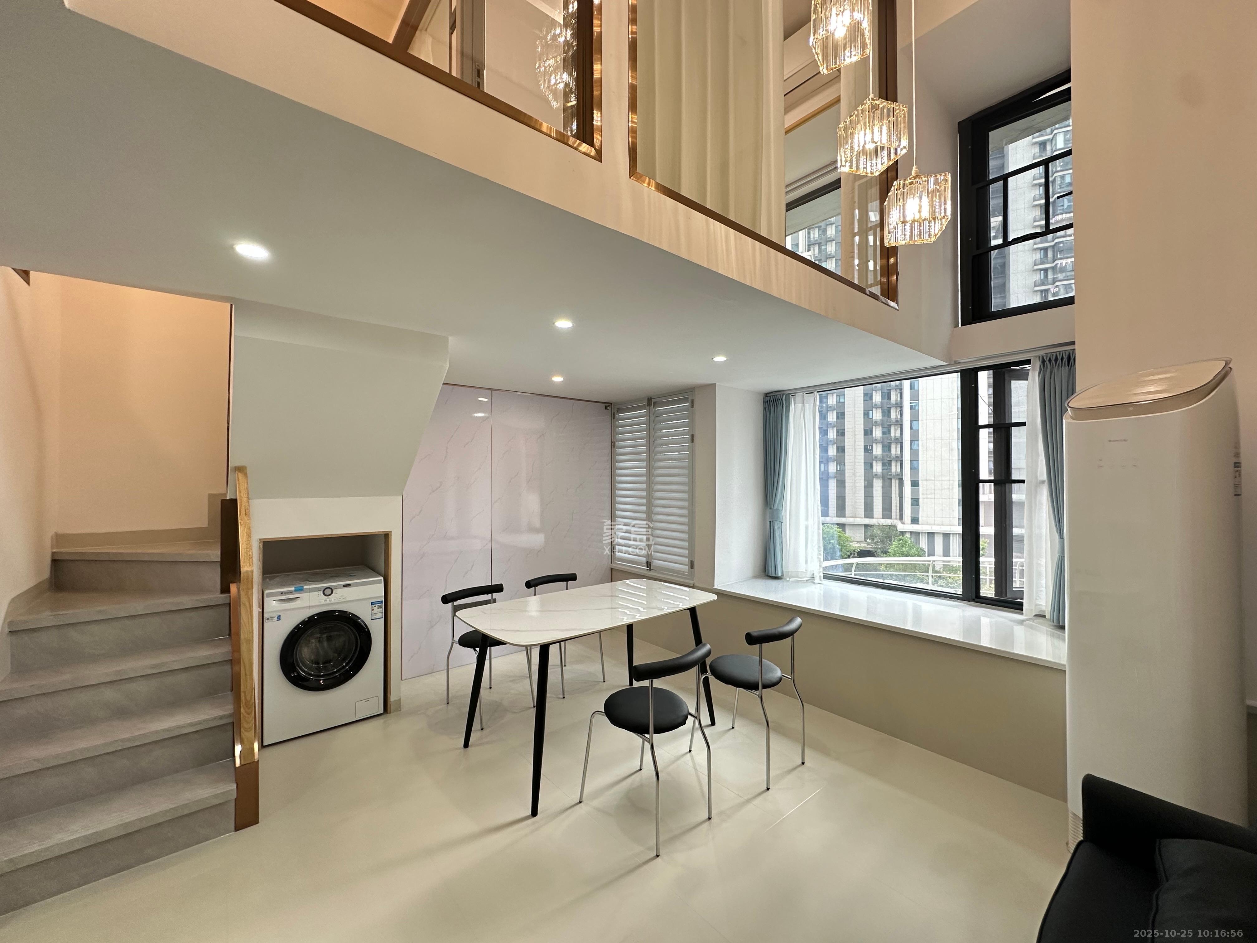 保利中环广场(保利中悦苑)  2室1厅1卫    2600.0元/月 保利中环广场(保利中悦苑)  2室1厅1卫    2600.0元/月