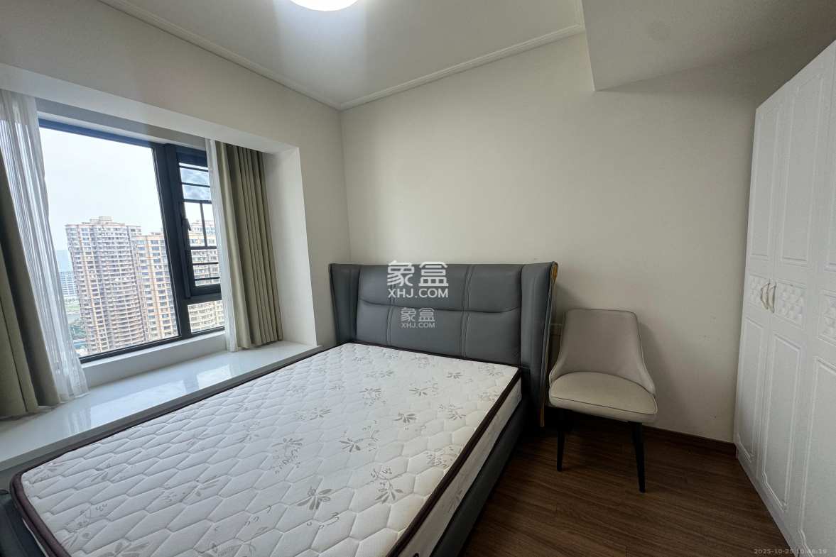 保利中环广场(保利中悦苑)  4室2厅2卫    4500.0元/月 保利中环广场(保利中悦苑)  4室2厅2卫    4500.0元/月室内图