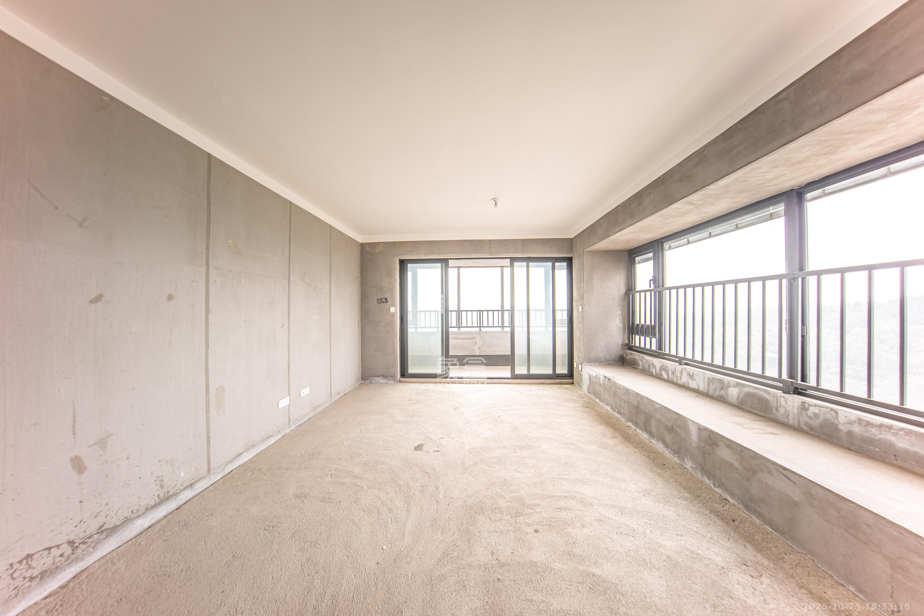 金茂长沙国际社区  2室2厅2卫    120.0万客厅