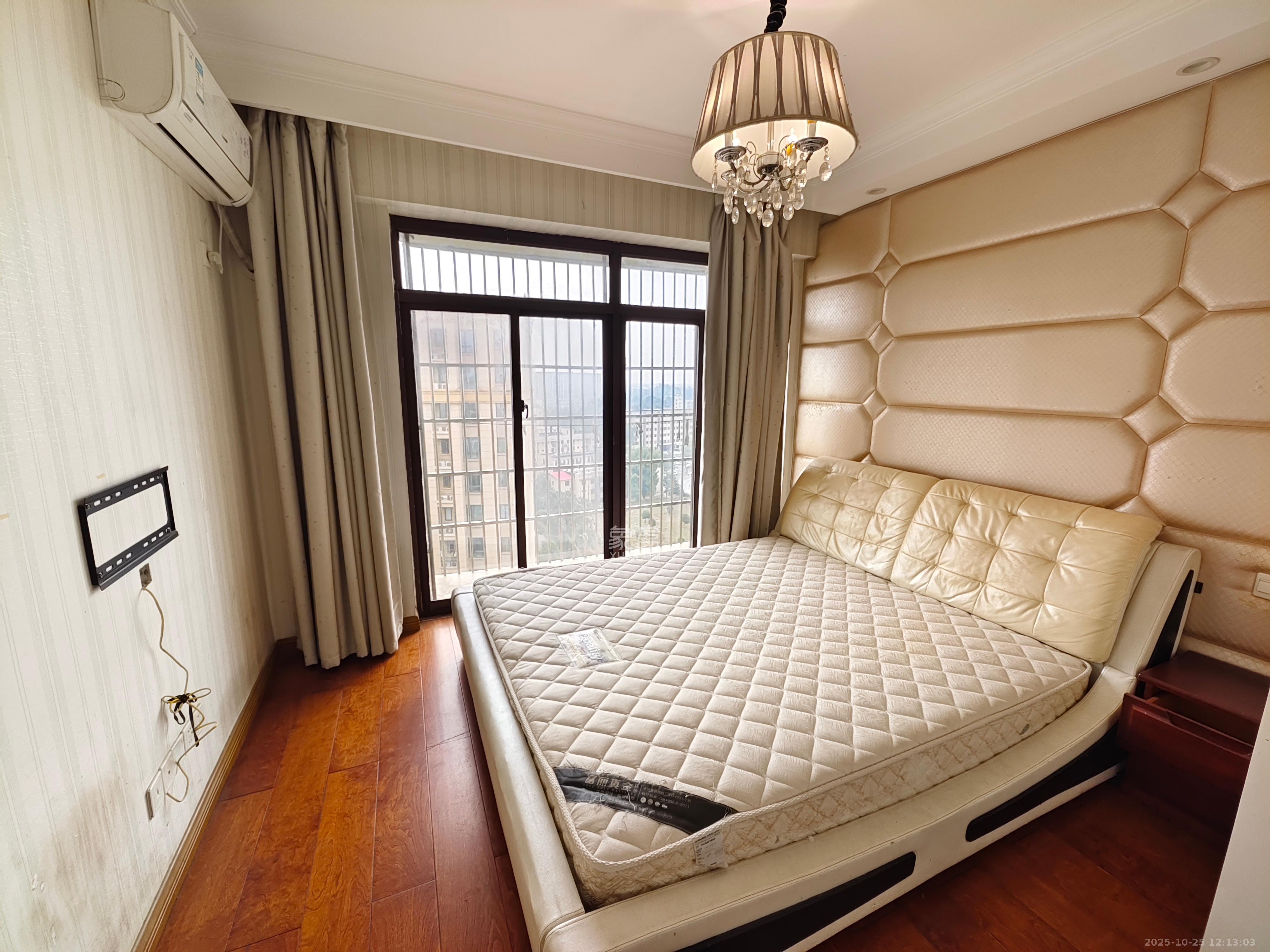 金房奥斯卡  3室2厅2卫    2500.0元/月室内图