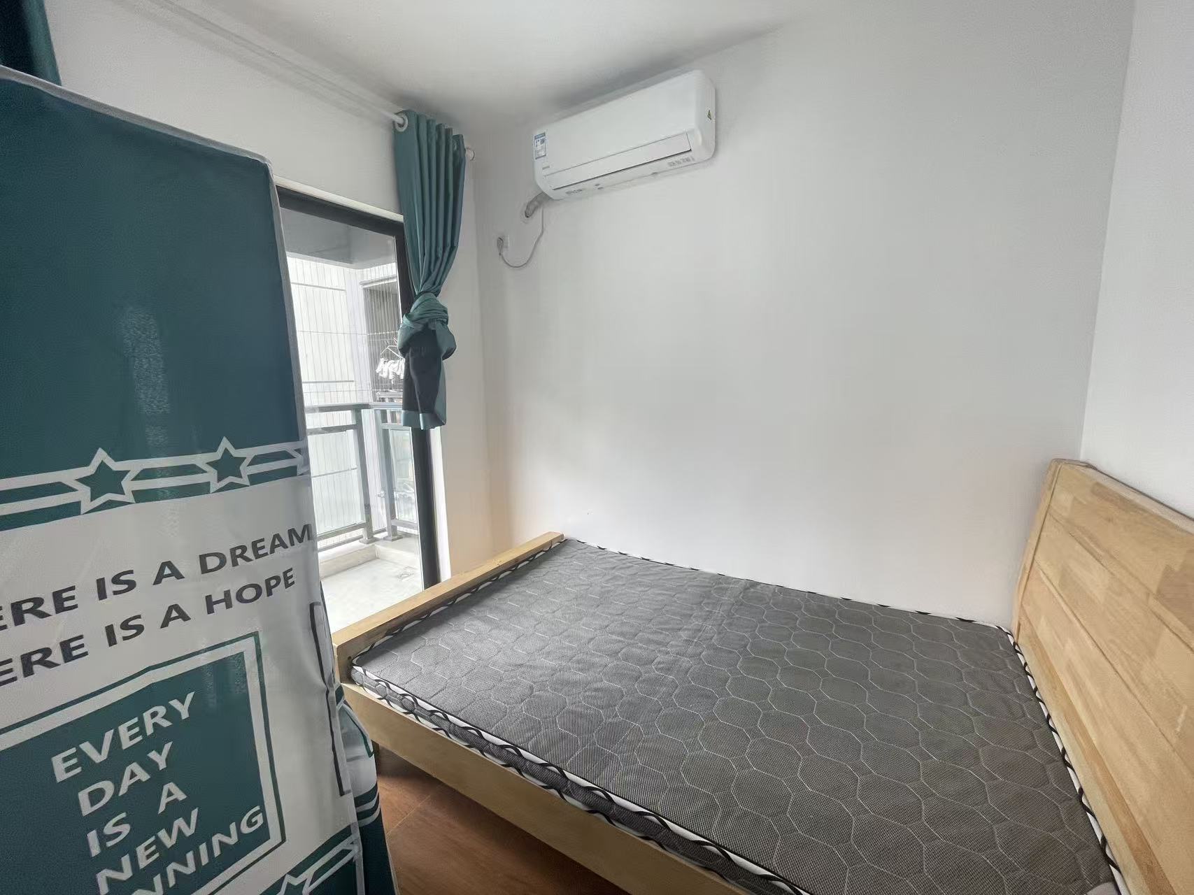 坡博家园四区  2室2厅1卫    2400.0元/月 坡博家园四区  2室2厅1卫    2400.0元/月室内图