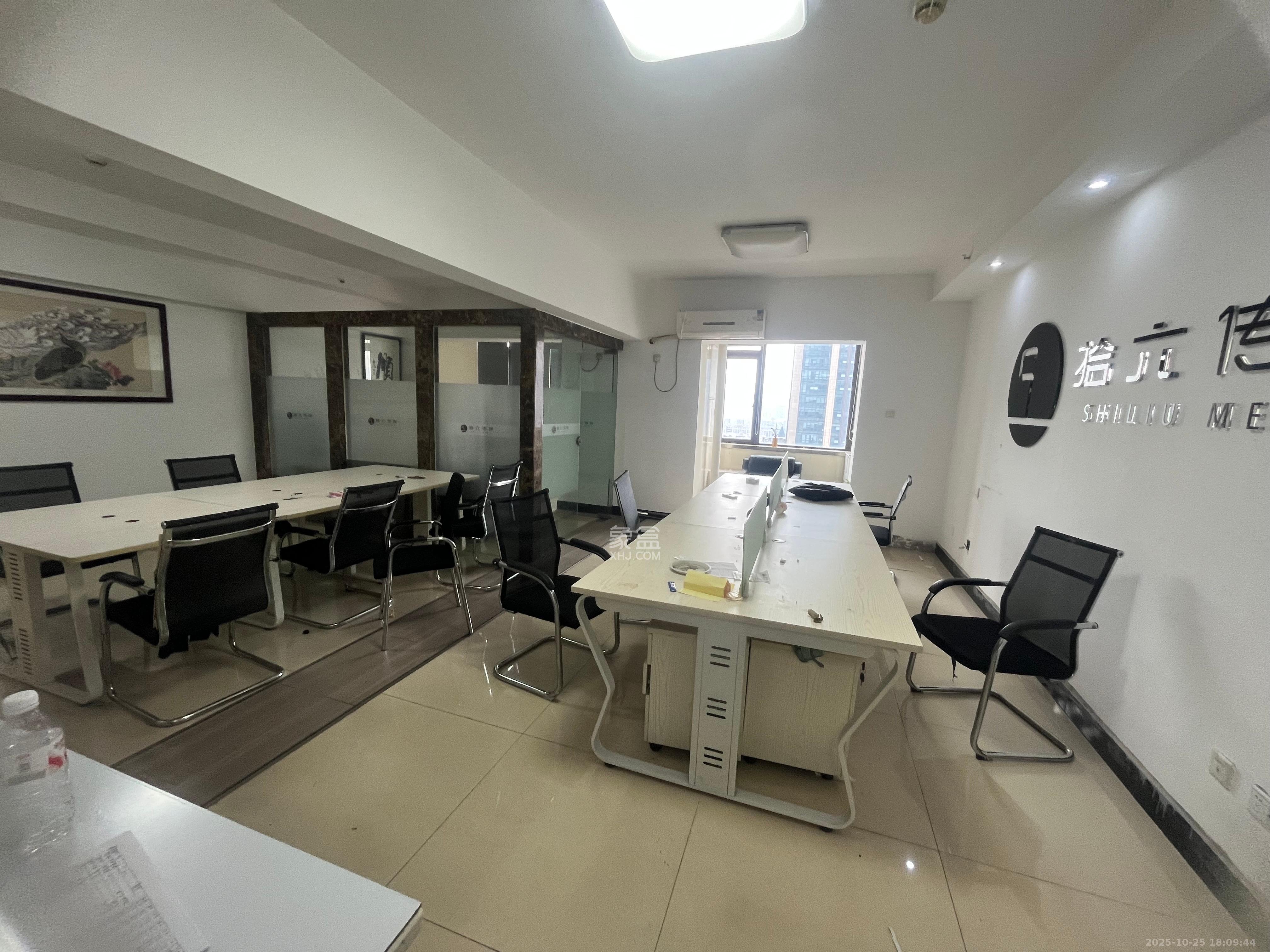 喜盈门范城  1室1厅1卫    3800.0元/月室内图