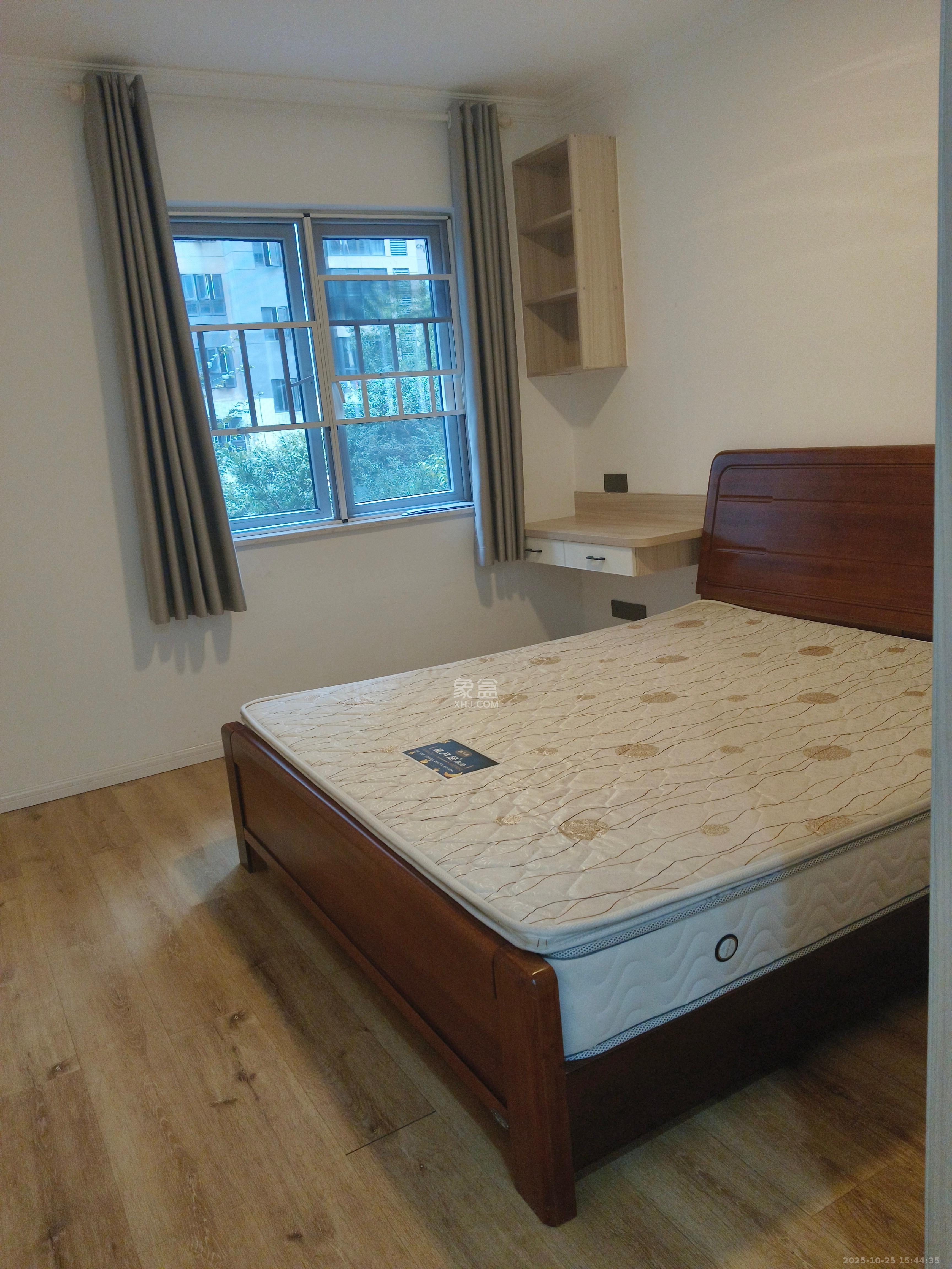 朝正美苑  3室2厅2卫    2600.0元/月室内图