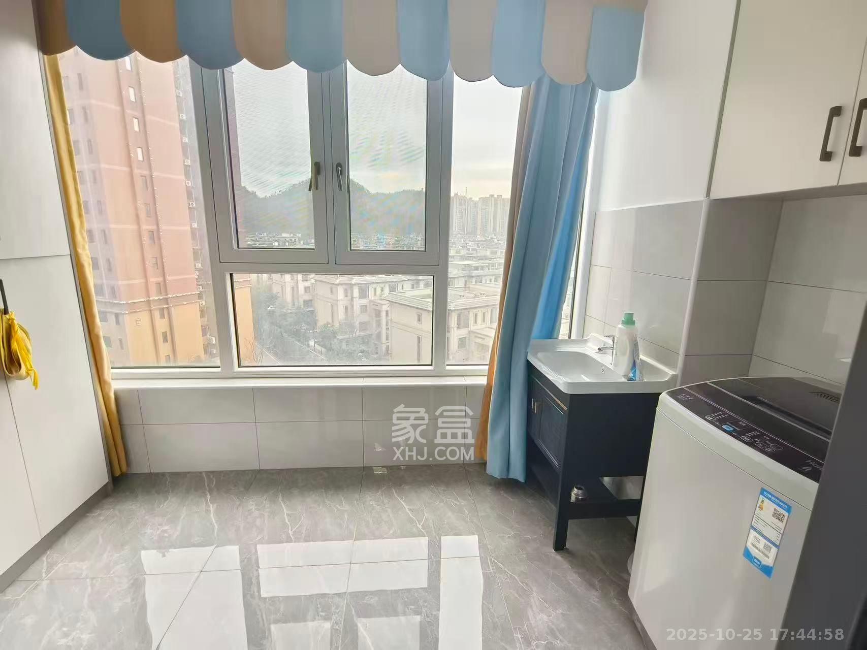 珠江东方明珠（新地东方明珠）三期  3室2厅1卫    2200.0元/月室内图