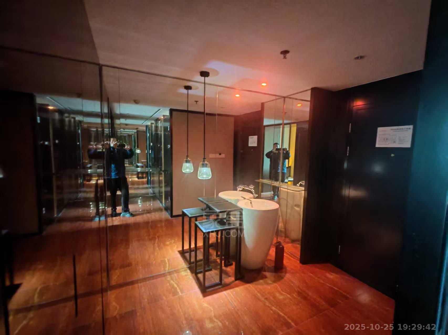 银天国际  1室1厅1卫    1100.0元/月室内图