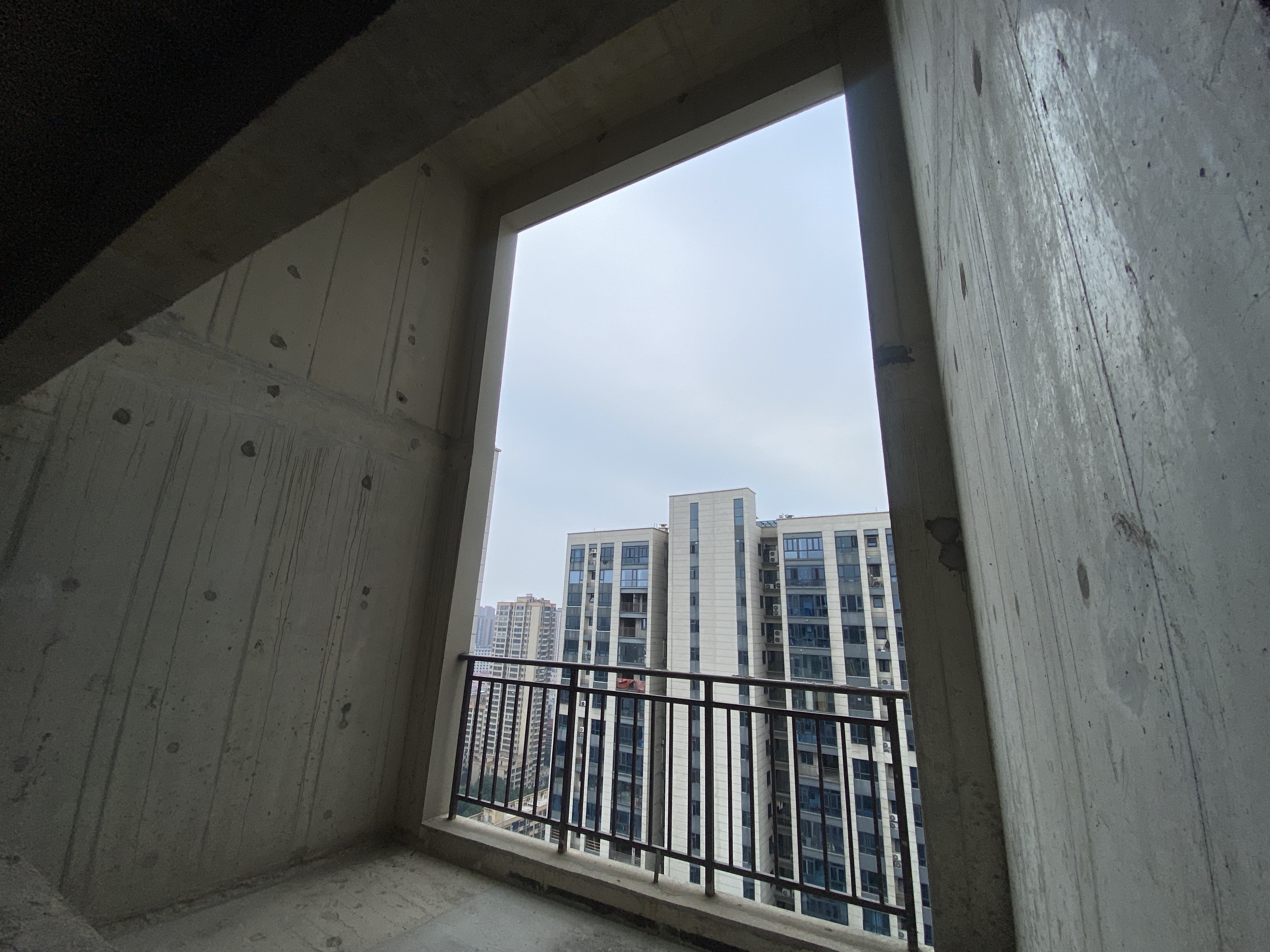 青春里 5室1厅1卫 135.0万 青春里 5室1厅1卫 135.0万客厅