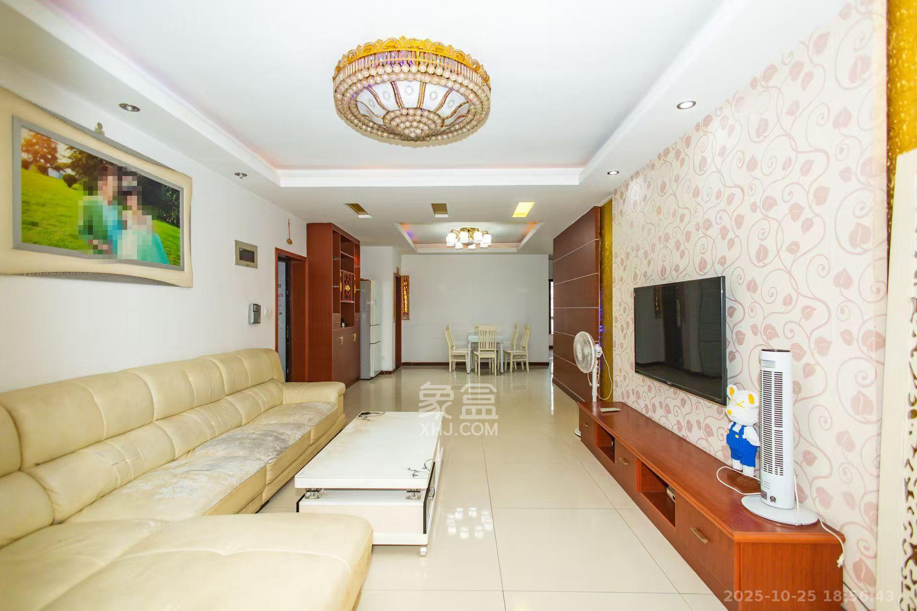 卧龙居国际村  3室2厅1卫    2200.0元/月 卧龙居国际村  3室2厅1卫    2200.0元/月室内图1