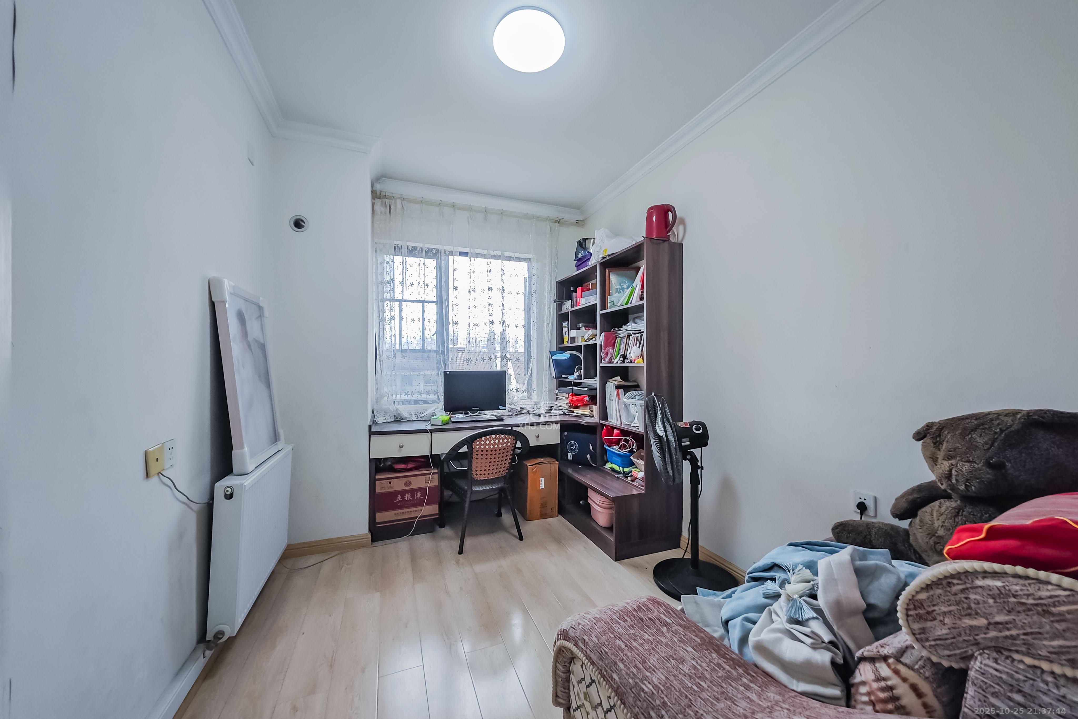 五江天街北区  3室2厅2卫    100.0万卧室