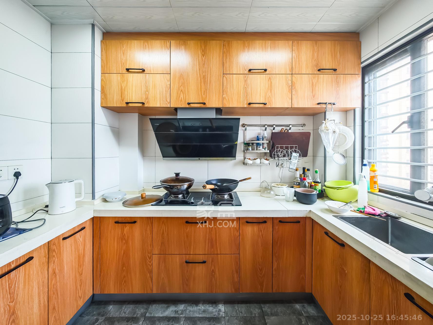 山语城三期  3室2厅2卫    83.0万 山语城三期  3室2厅2卫    83.0万厨房