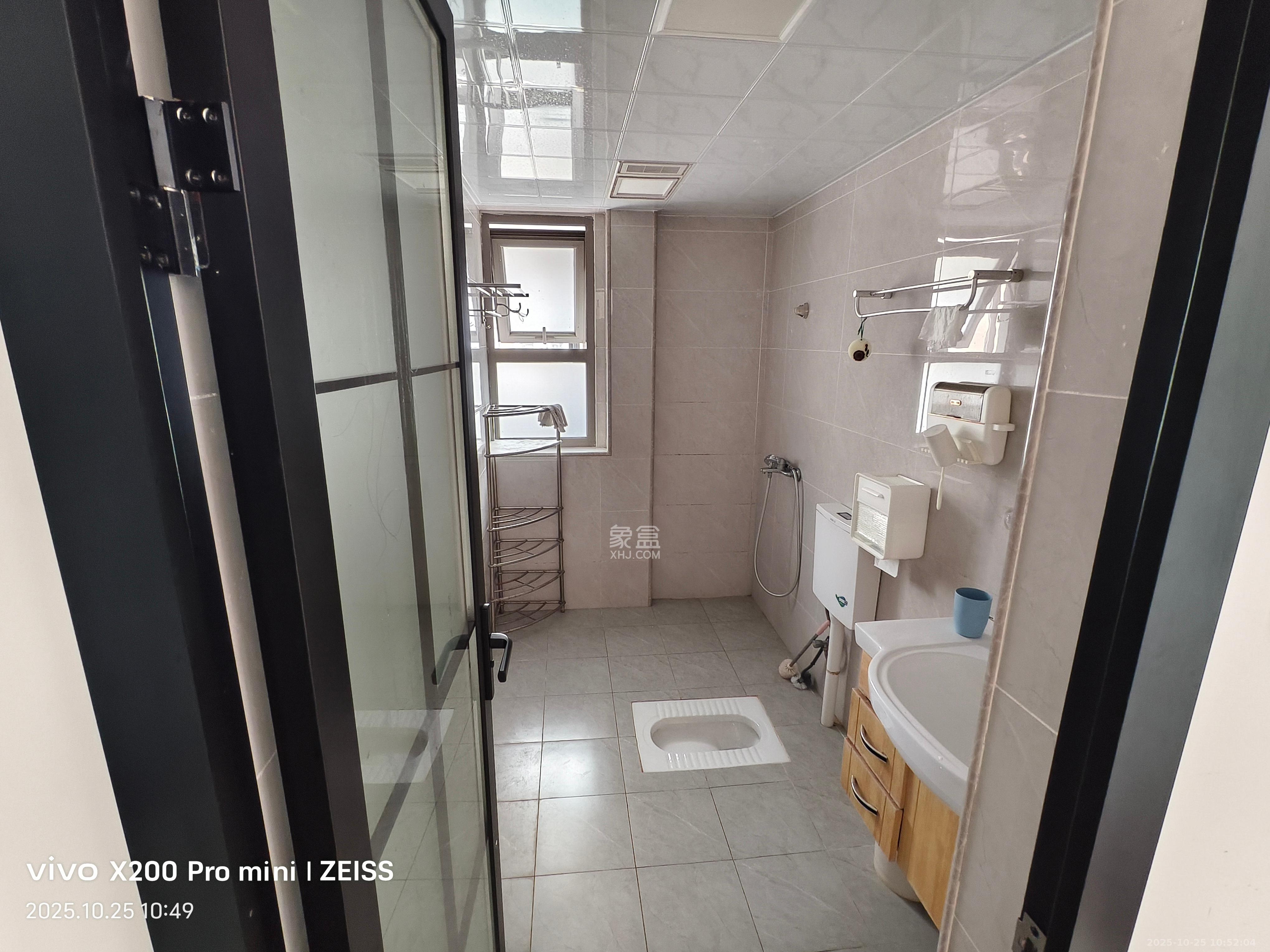 怡海星城 3室2厅1卫 2000.0元/月 怡海星城 3室2厅1卫 2000.0元/月室内图