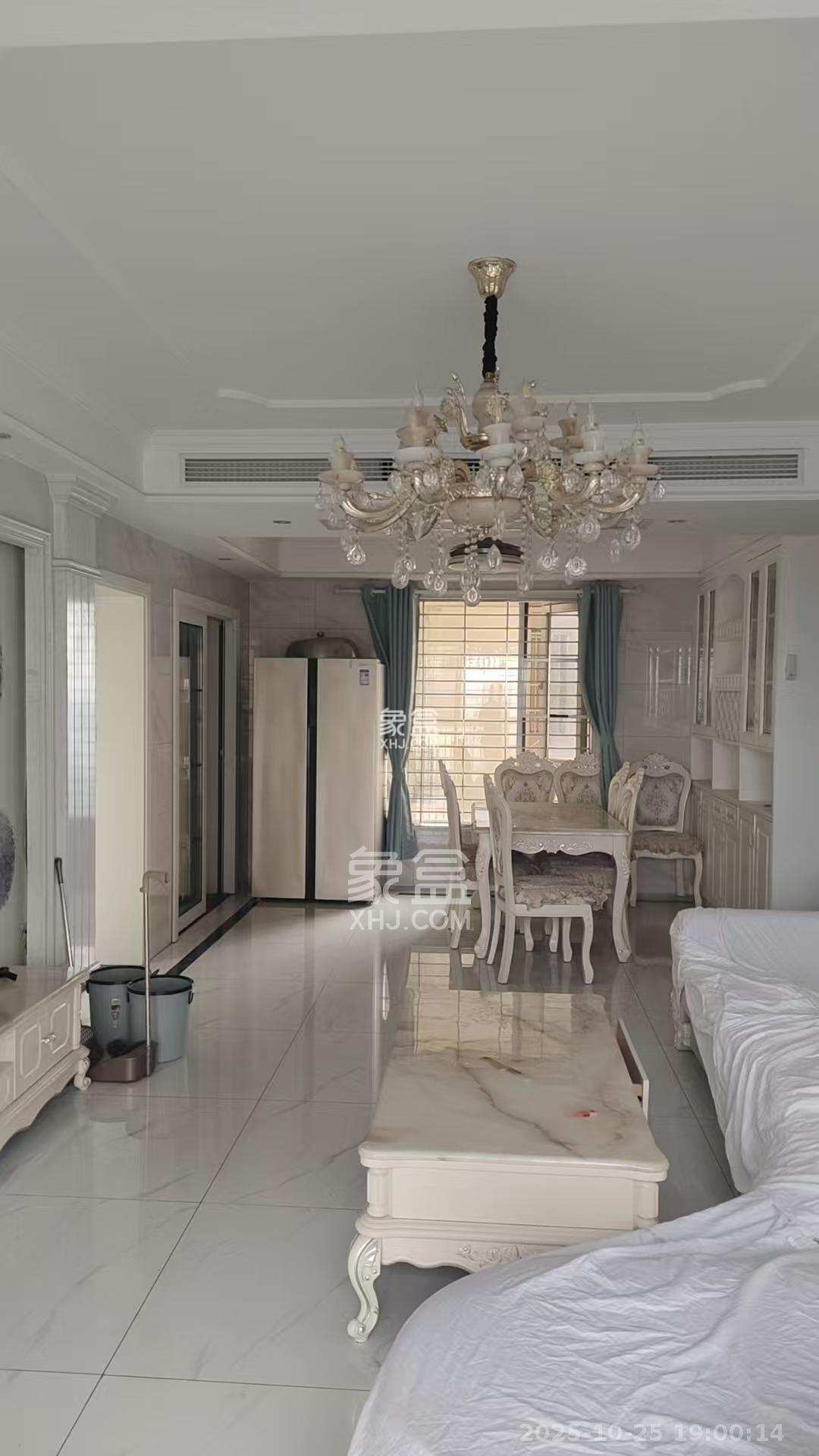 佳兆业君汇上品  4室2厅2卫    2000.0元/月 佳兆业君汇上品  4室2厅2卫    2000.0元/月室内图