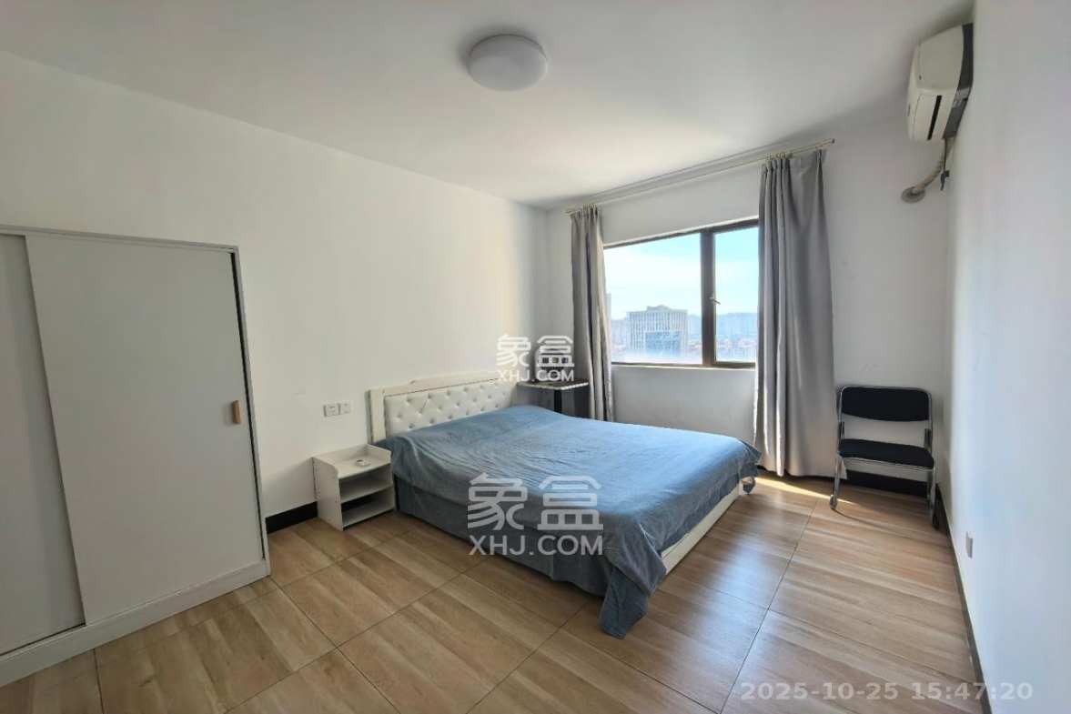 华润置地广场二期 3室2厅2卫 2000.0元/月 华润置地广场二期 3室2厅2卫 2000.0元/月室内图